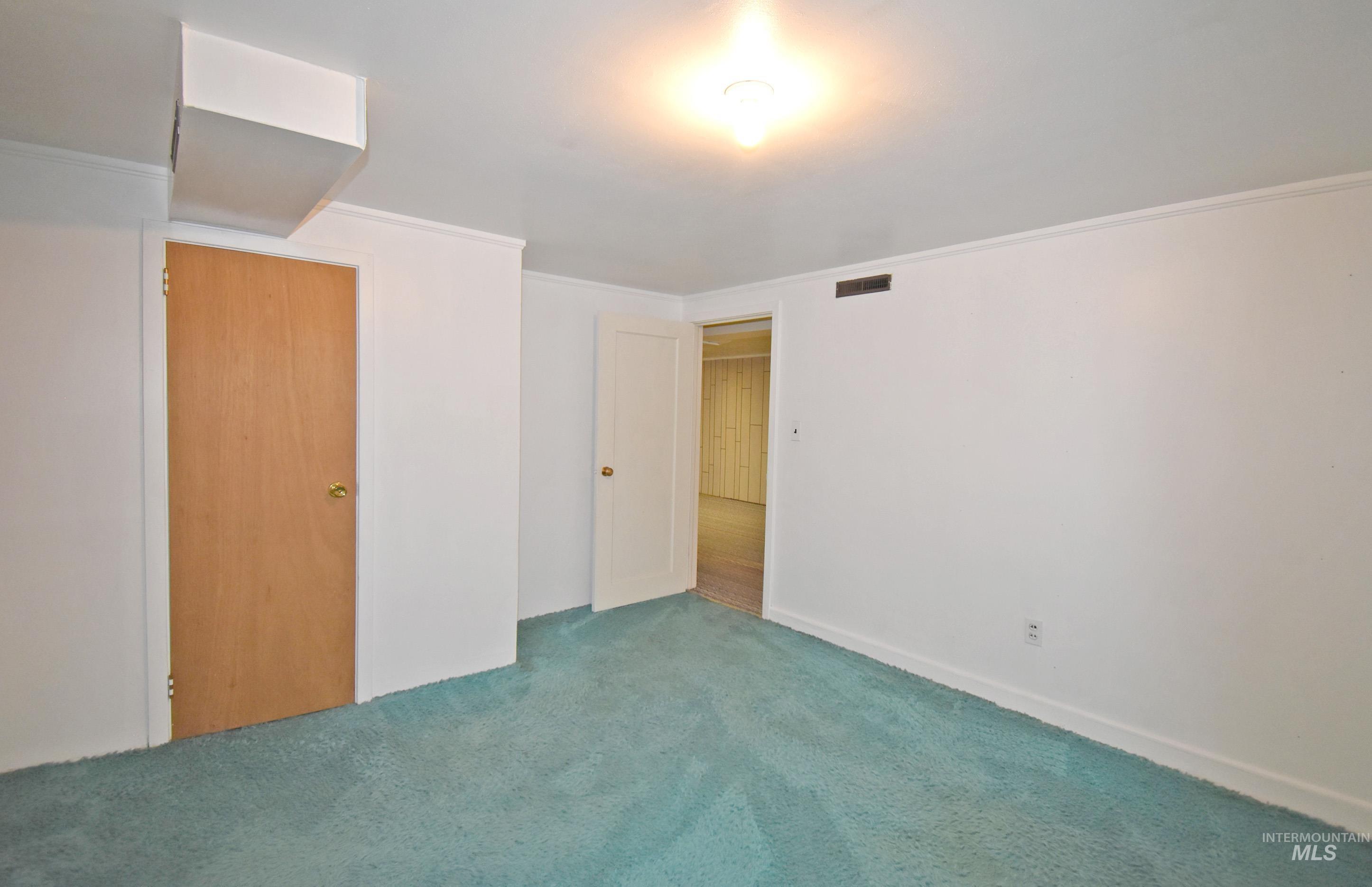 1147 5th Street, Clarkston, Washington 99403, 5 Bedrooms, 2 Bathrooms, Residential For Sale, Price $335,000, 98966360