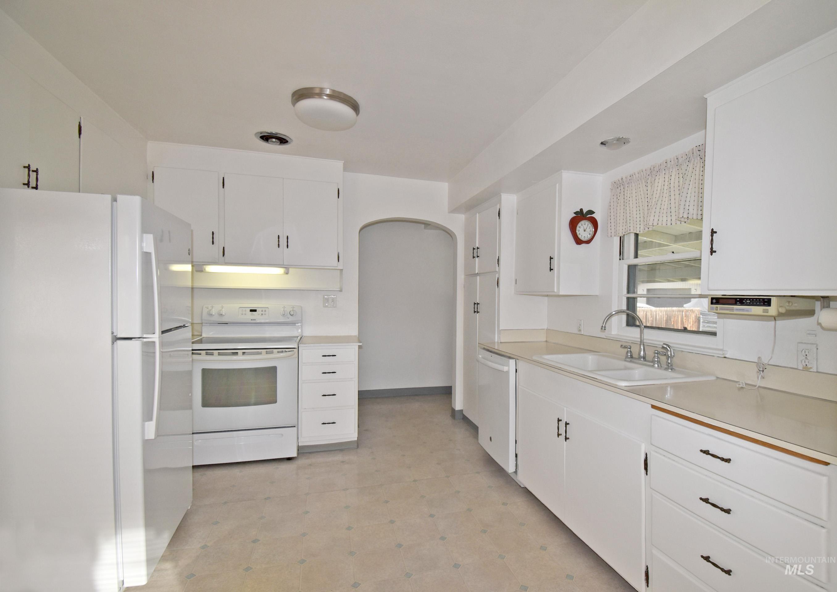 1147 5th Street, Clarkston, Washington 99403, 5 Bedrooms, 2 Bathrooms, Residential For Sale, Price $335,000, 98966360