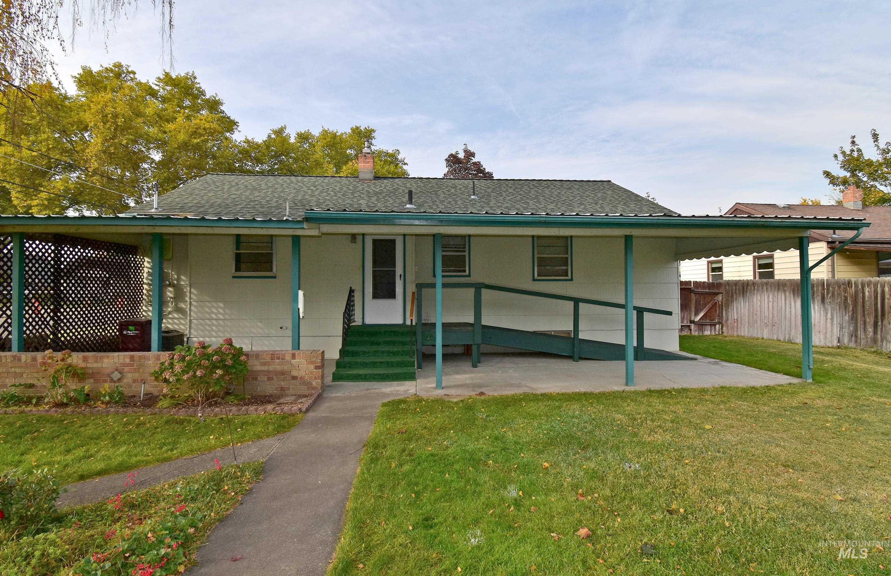 1147 5th Street, Clarkston, Washington 99403, 5 Bedrooms, 2 Bathrooms, Residential For Sale, Price $335,000, 98966360