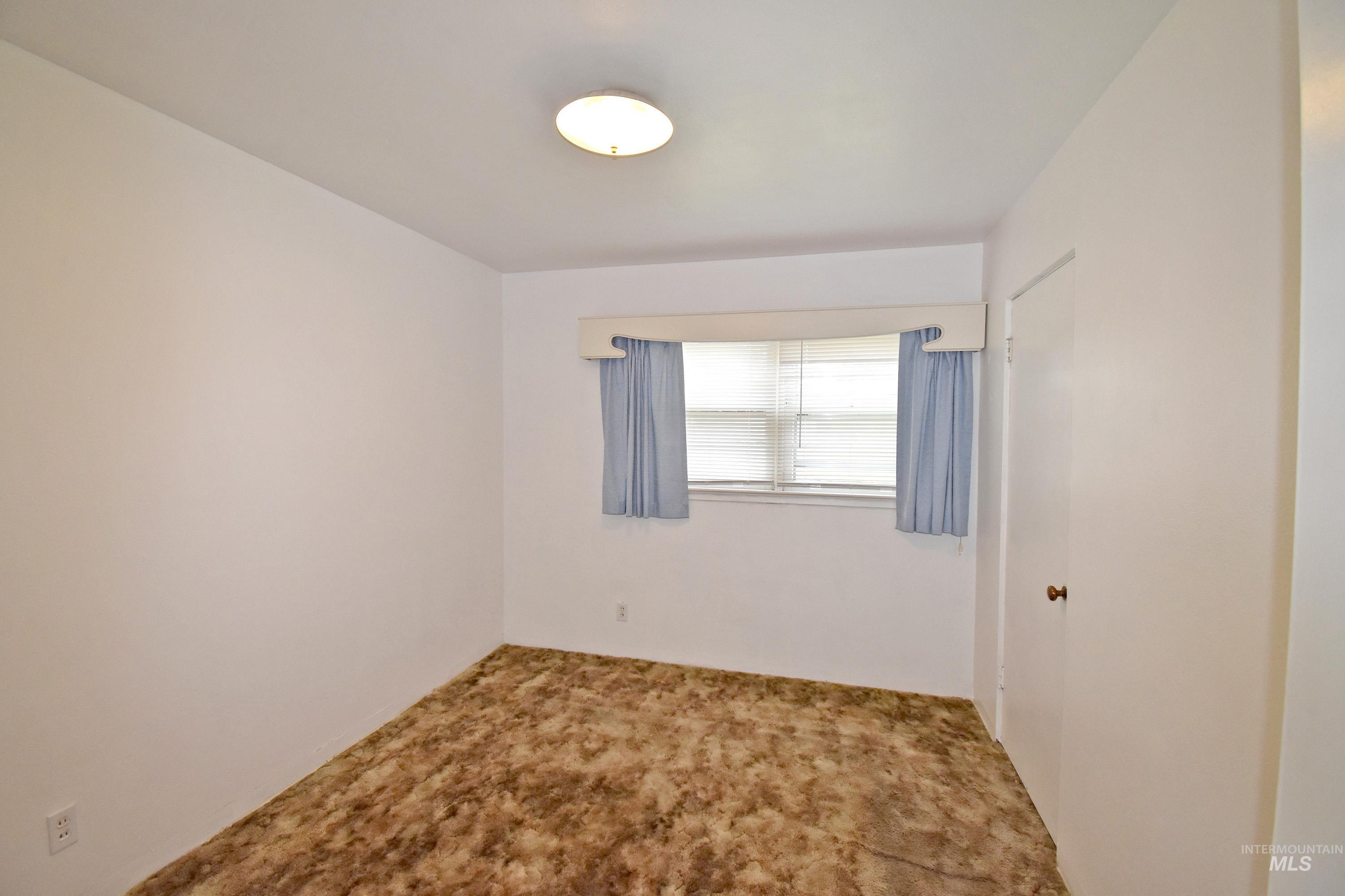 1147 5th Street, Clarkston, Washington 99403, 5 Bedrooms, 2 Bathrooms, Residential For Sale, Price $335,000, 98966360