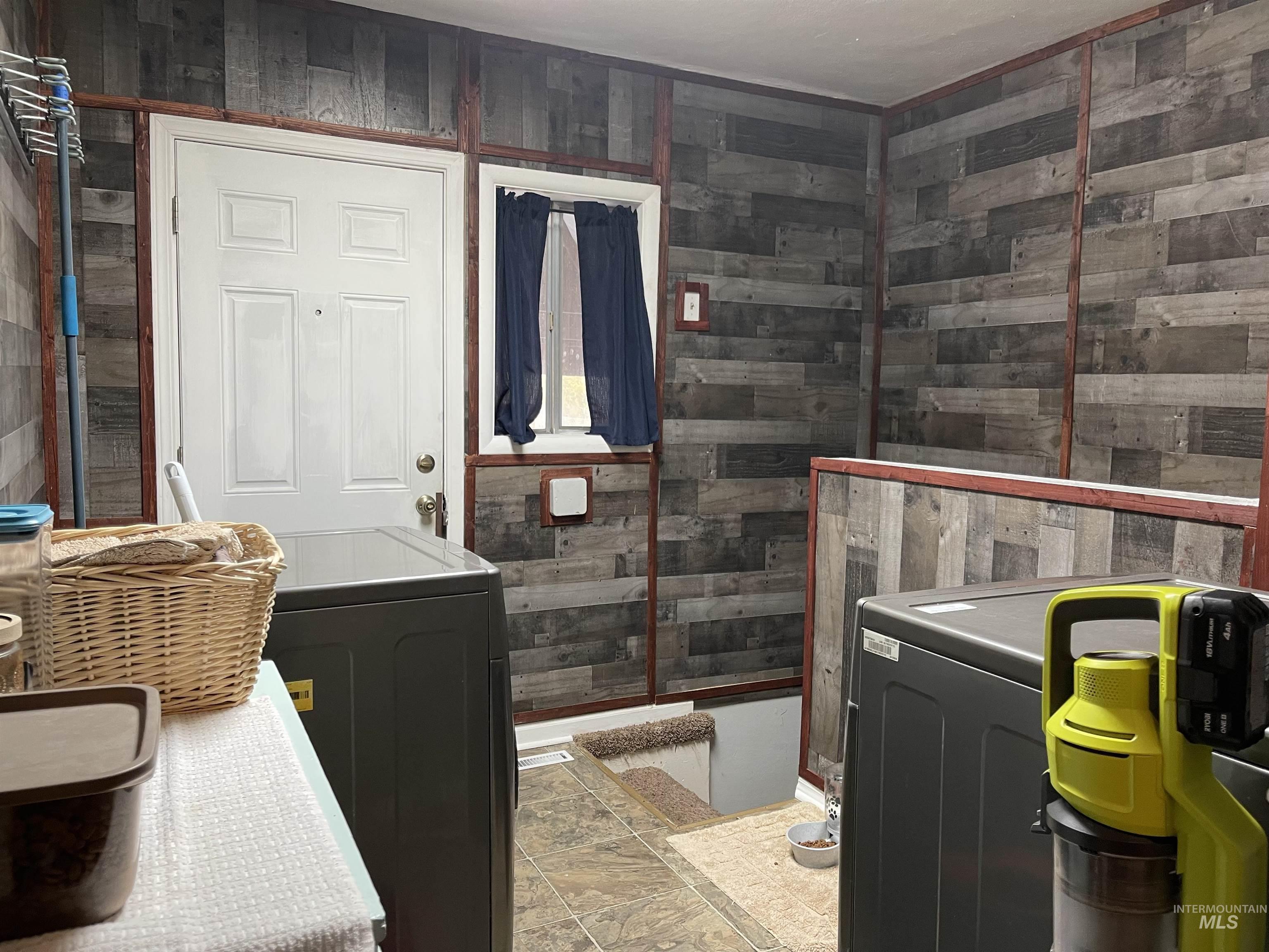 718 S Colorado Ave, Fruitland, Idaho 83619, 2 Bedrooms, 1 Bathroom, Residential For Sale, Price $219,999,MLS 98966361