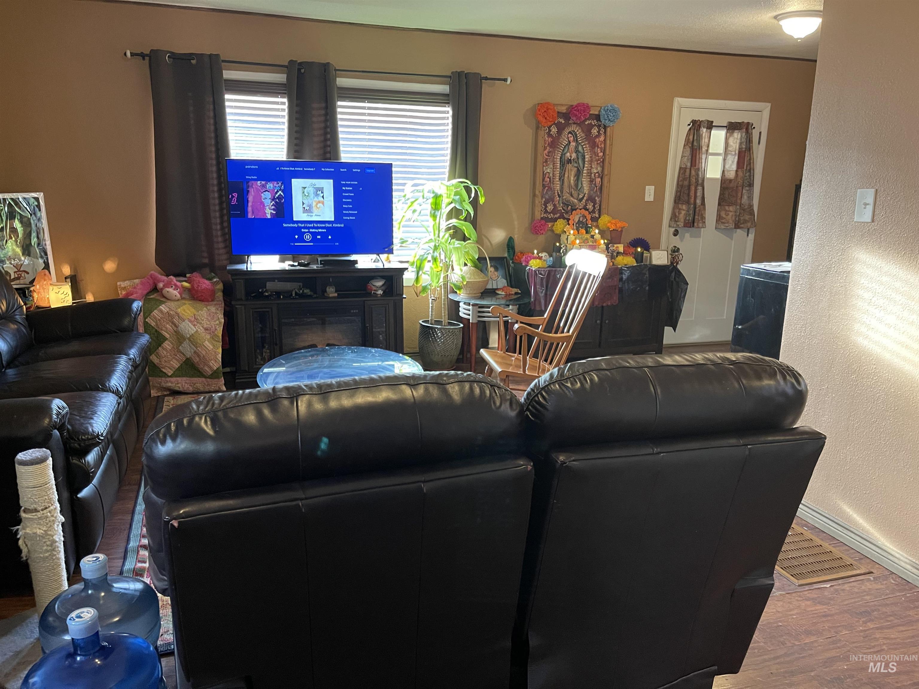 718 S Colorado Ave, Fruitland, Idaho 83619, 2 Bedrooms, 1 Bathroom, Residential For Sale, Price $219,999,MLS 98966361