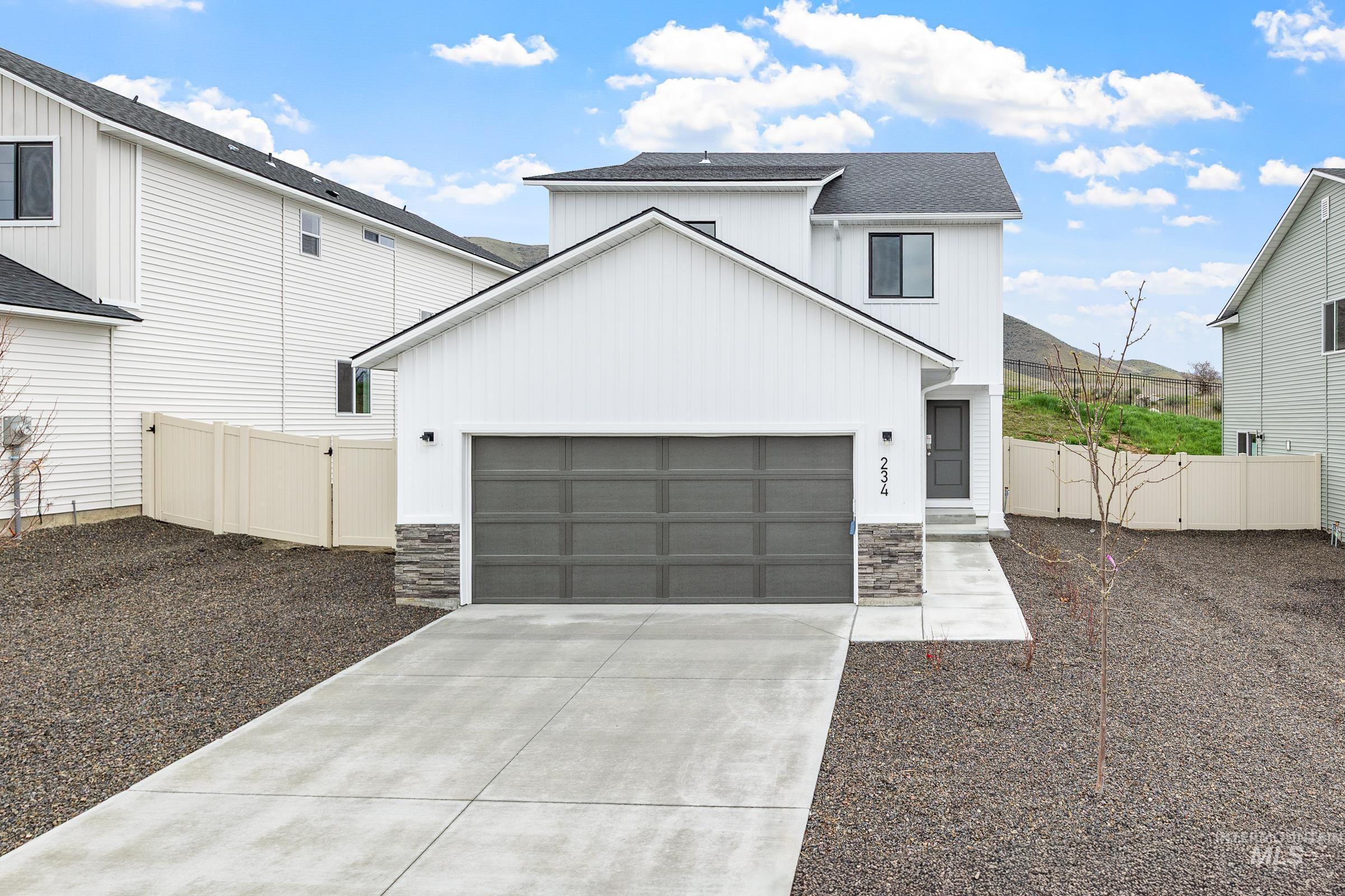 234 Caribou Ct, Horseshoe Bend, Idaho 83629, 3 Bedrooms, 2.5 Bathrooms, Residential For Sale, Price $386,990, 98966365