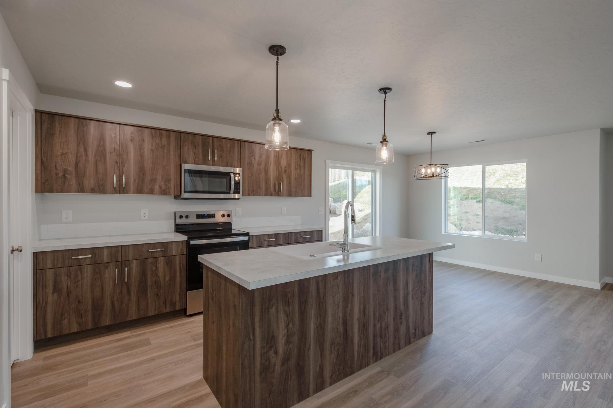 234 Caribou Ct, Horseshoe Bend, Idaho 83629, 3 Bedrooms, 2.5 Bathrooms, Residential For Sale, Price $385,990, 98966365