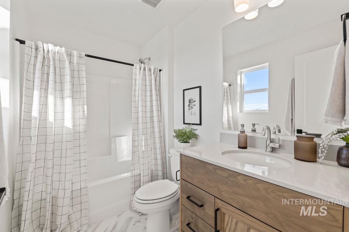 2105 E Deep Purple Lane, Meridian, Idaho 83642, 2 Bedrooms, 2.5 Bathrooms, Residential For Sale, Price $389,900,MLS 98966368