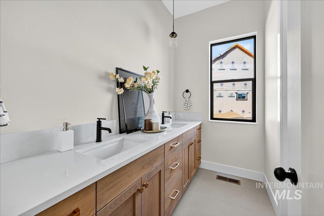 486 Joy Ave., Middleton, Idaho 83644, 3 Bedrooms, 2.5 Bathrooms, Residential For Sale, Price $1,299,000,MLS 98966371