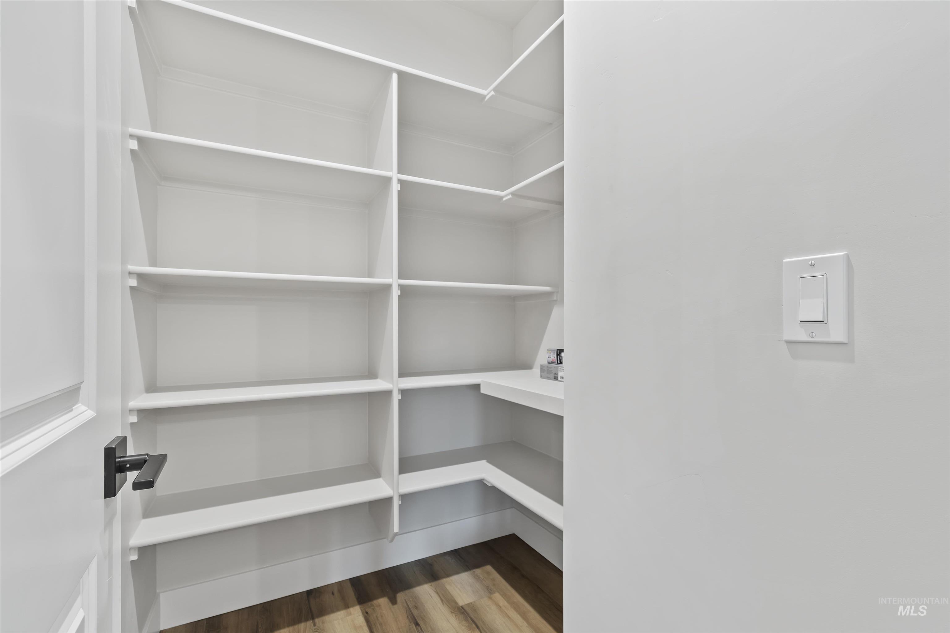 11260 W Tara Iti Ln., Kuna, Idaho 83646, 3 Bedrooms, 2 Bathrooms, Residential For Sale, Price $459,880,MLS 98966387