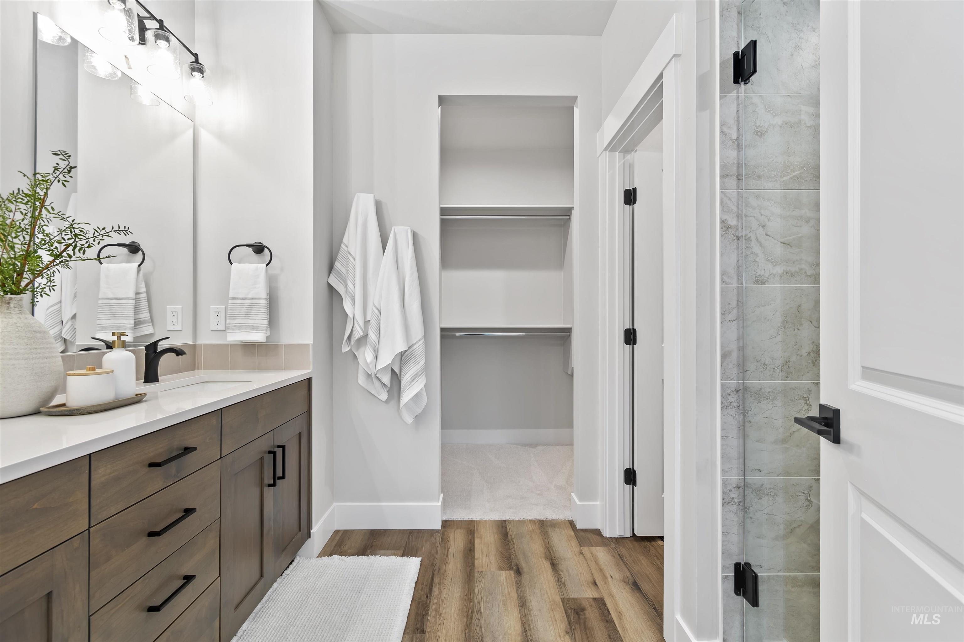 11260 W Tara Iti Ln., Kuna, Idaho 83646, 3 Bedrooms, 2 Bathrooms, Residential For Sale, Price $459,880,MLS 98966387