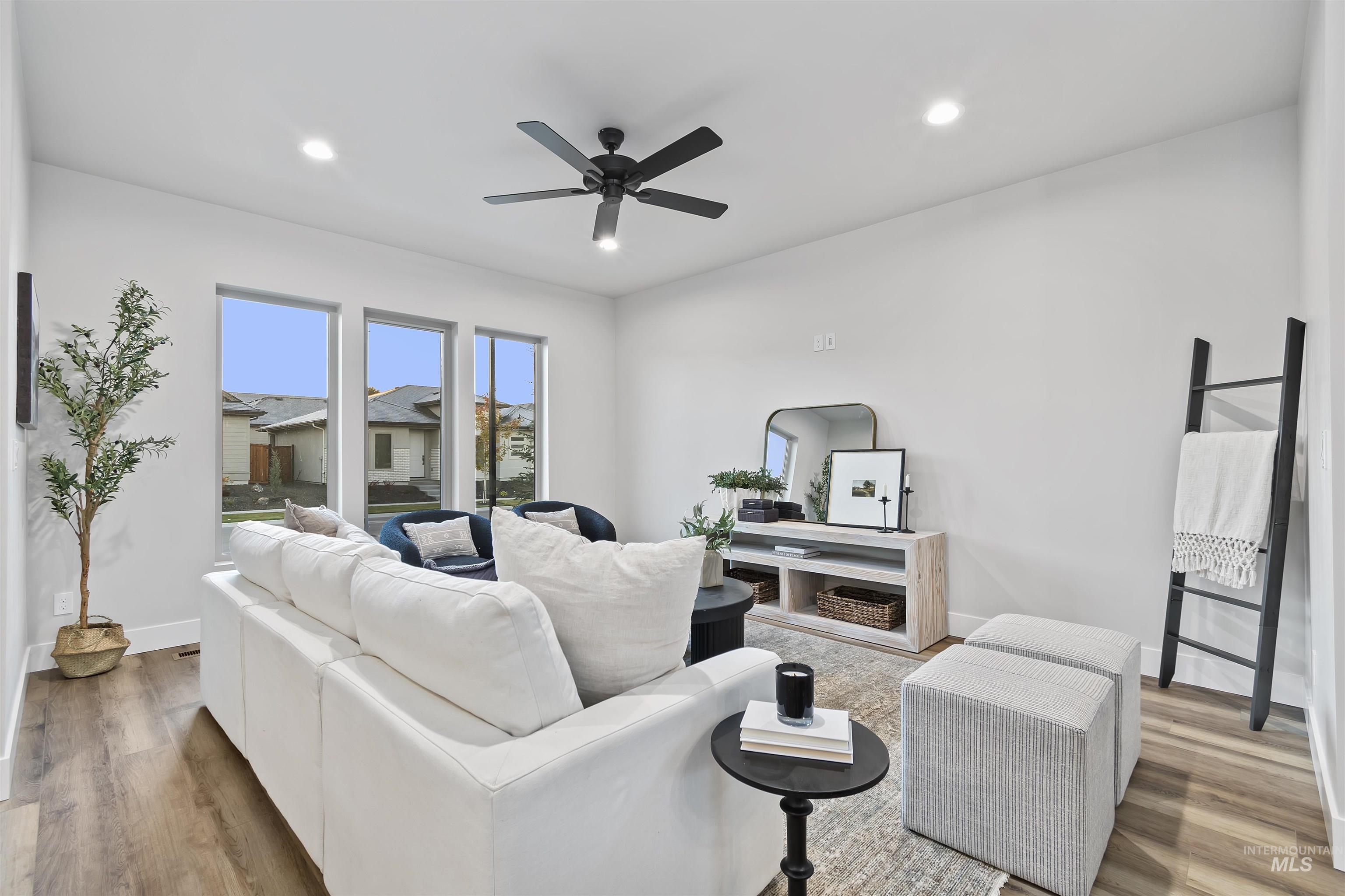 11260 W Tara Iti Ln., Kuna, Idaho 83646, 3 Bedrooms, 2 Bathrooms, Residential For Sale, Price $459,880,MLS 98966387