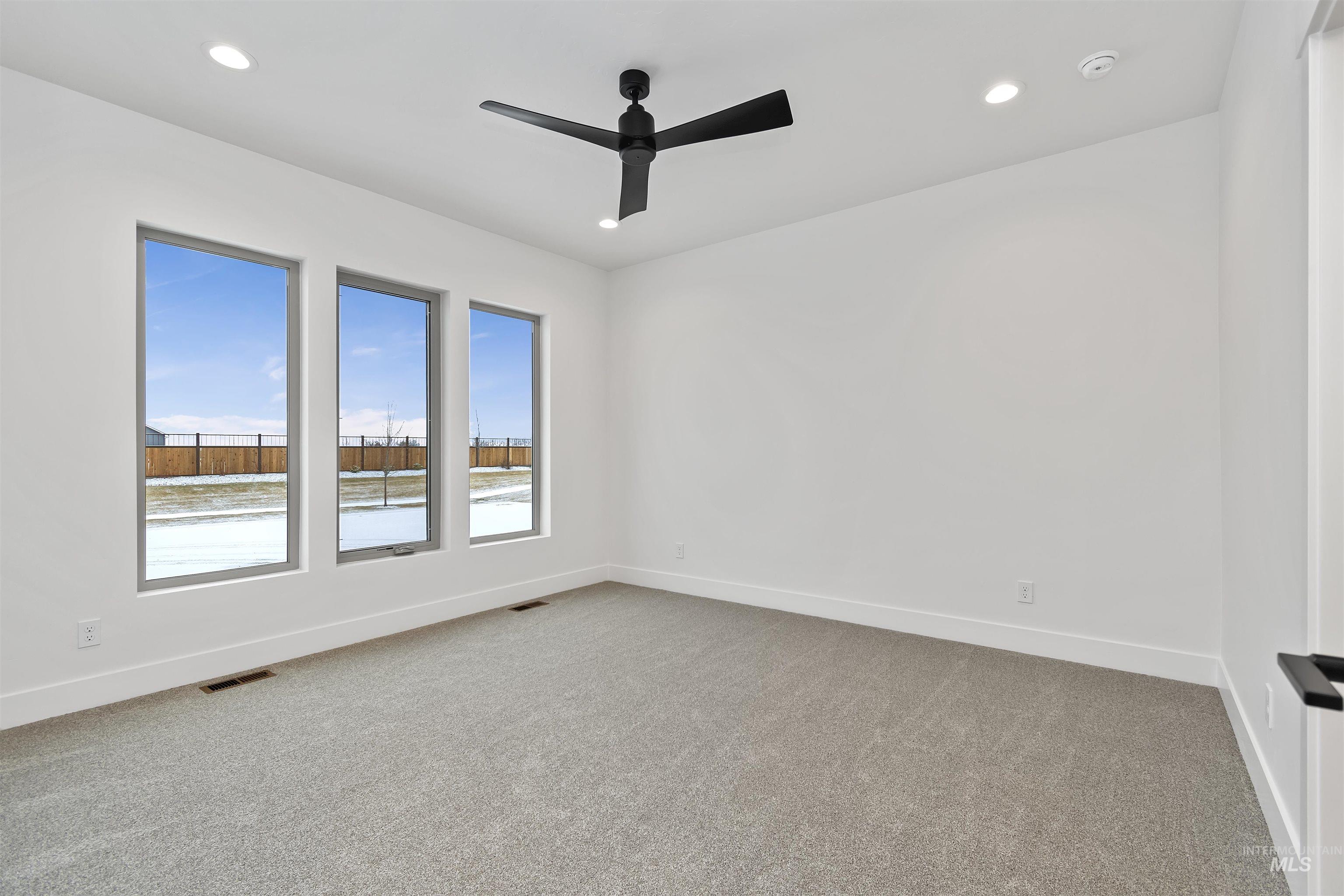 11260 W Tara Iti Ln., Kuna, Idaho 83646, 3 Bedrooms, 2 Bathrooms, Residential For Sale, Price $459,880,MLS 98966387