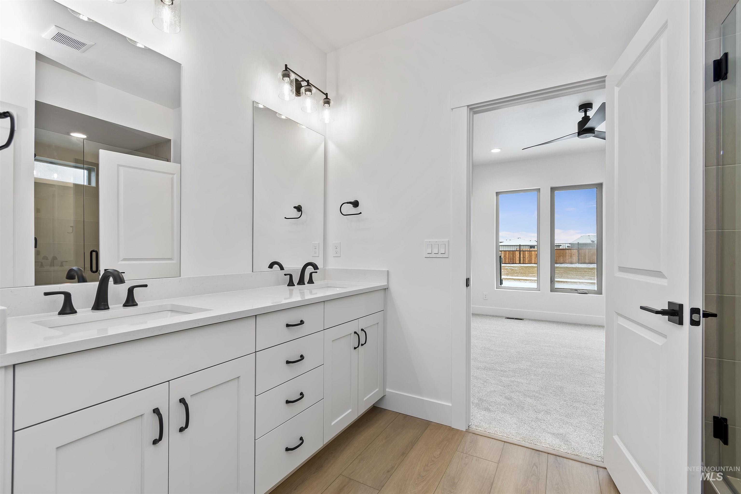 11260 W Tara Iti Ln., Kuna, Idaho 83646, 3 Bedrooms, 2 Bathrooms, Residential For Sale, Price $459,880,MLS 98966387