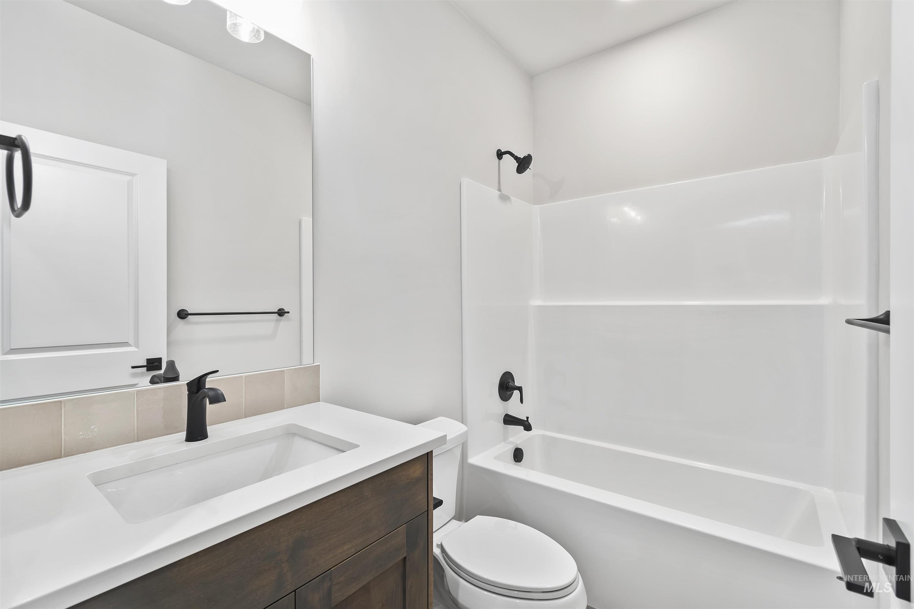 11260 W Tara Iti Ln., Kuna, Idaho 83646, 3 Bedrooms, 2 Bathrooms, Residential For Sale, Price $459,880,MLS 98966387