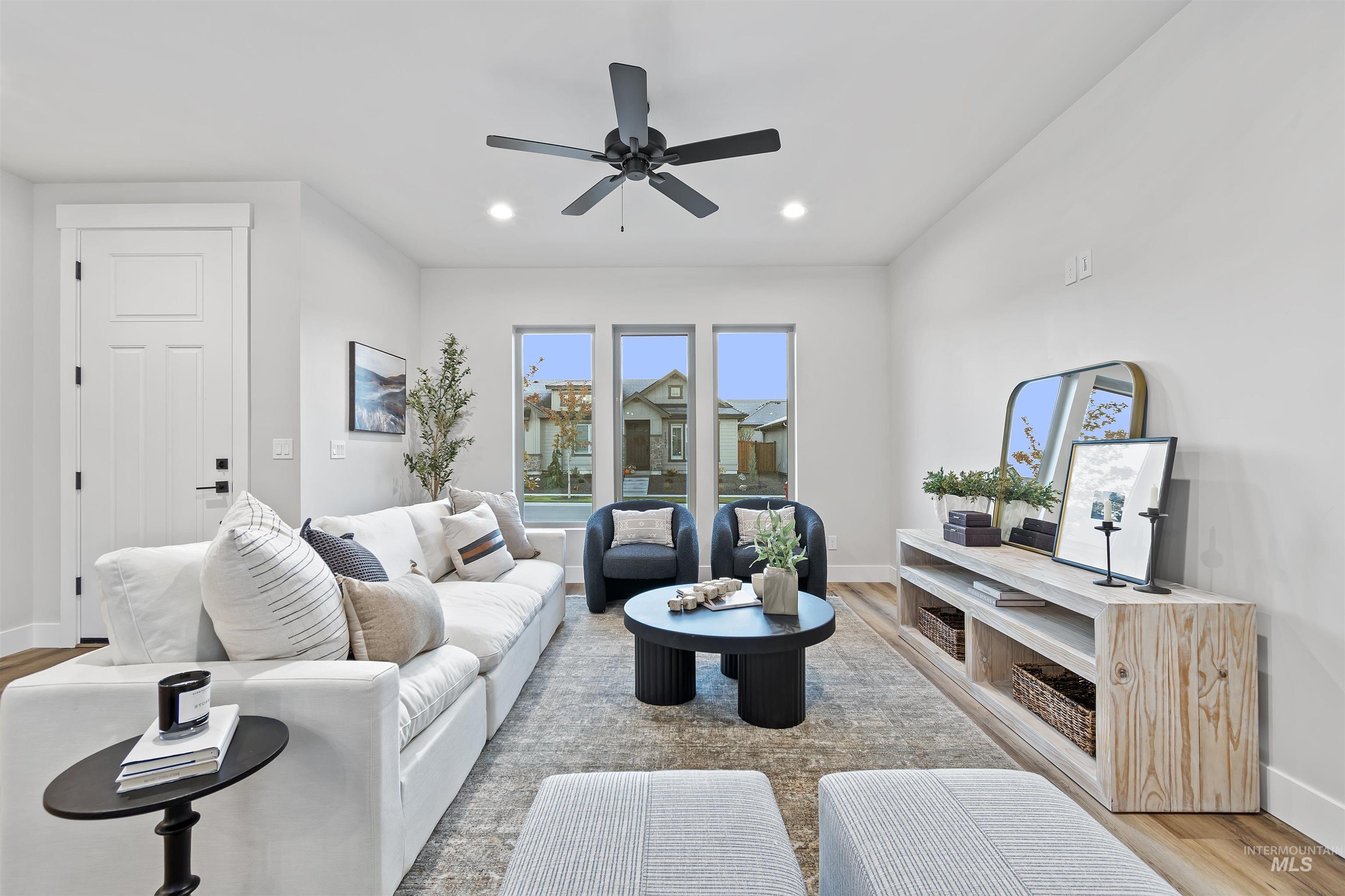 11260 W Tara Iti Ln., Kuna, Idaho 83646, 3 Bedrooms, 2 Bathrooms, Residential For Sale, Price $459,880,MLS 98966387