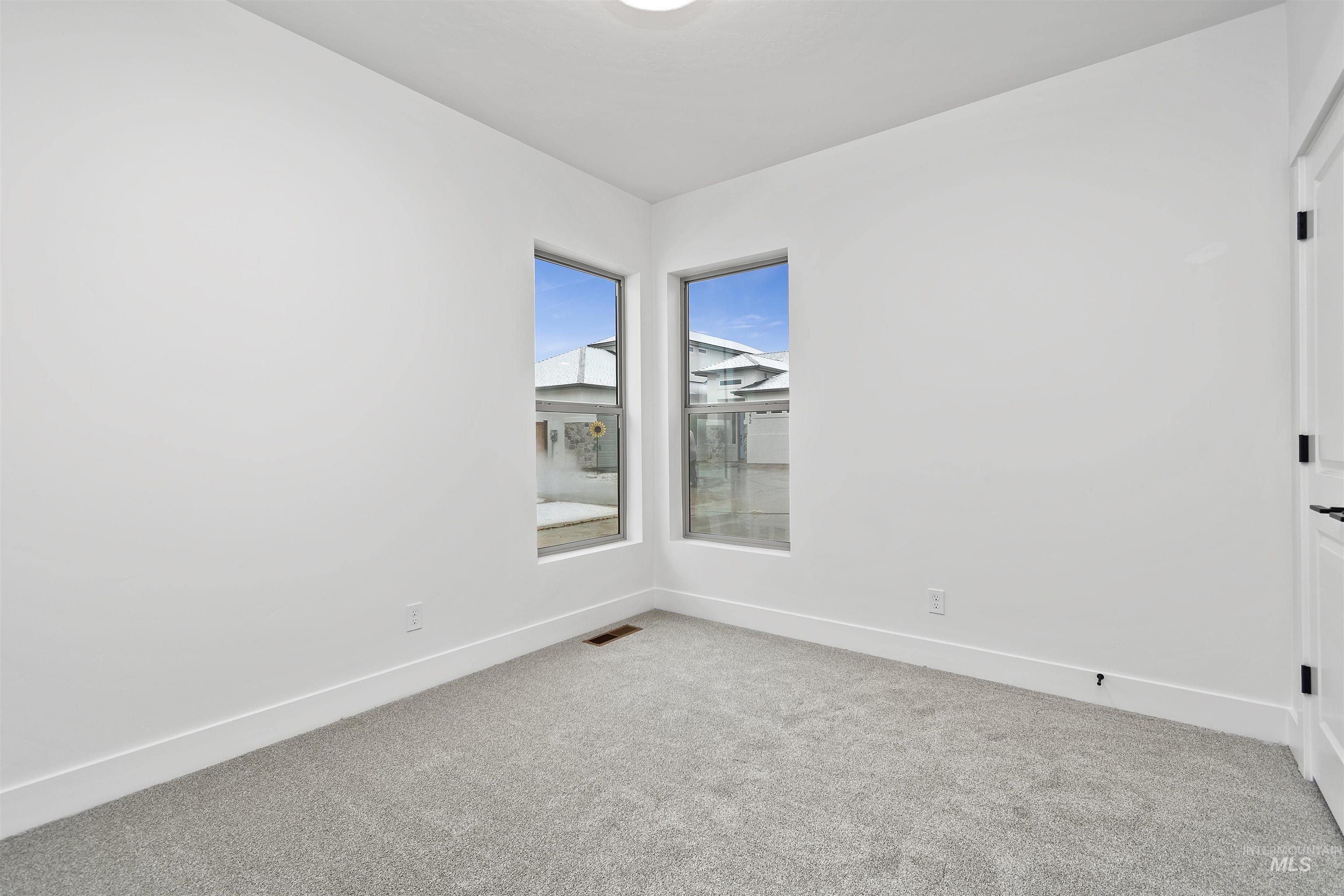 11260 W Tara Iti Ln., Kuna, Idaho 83646, 3 Bedrooms, 2 Bathrooms, Residential For Sale, Price $459,880,MLS 98966387