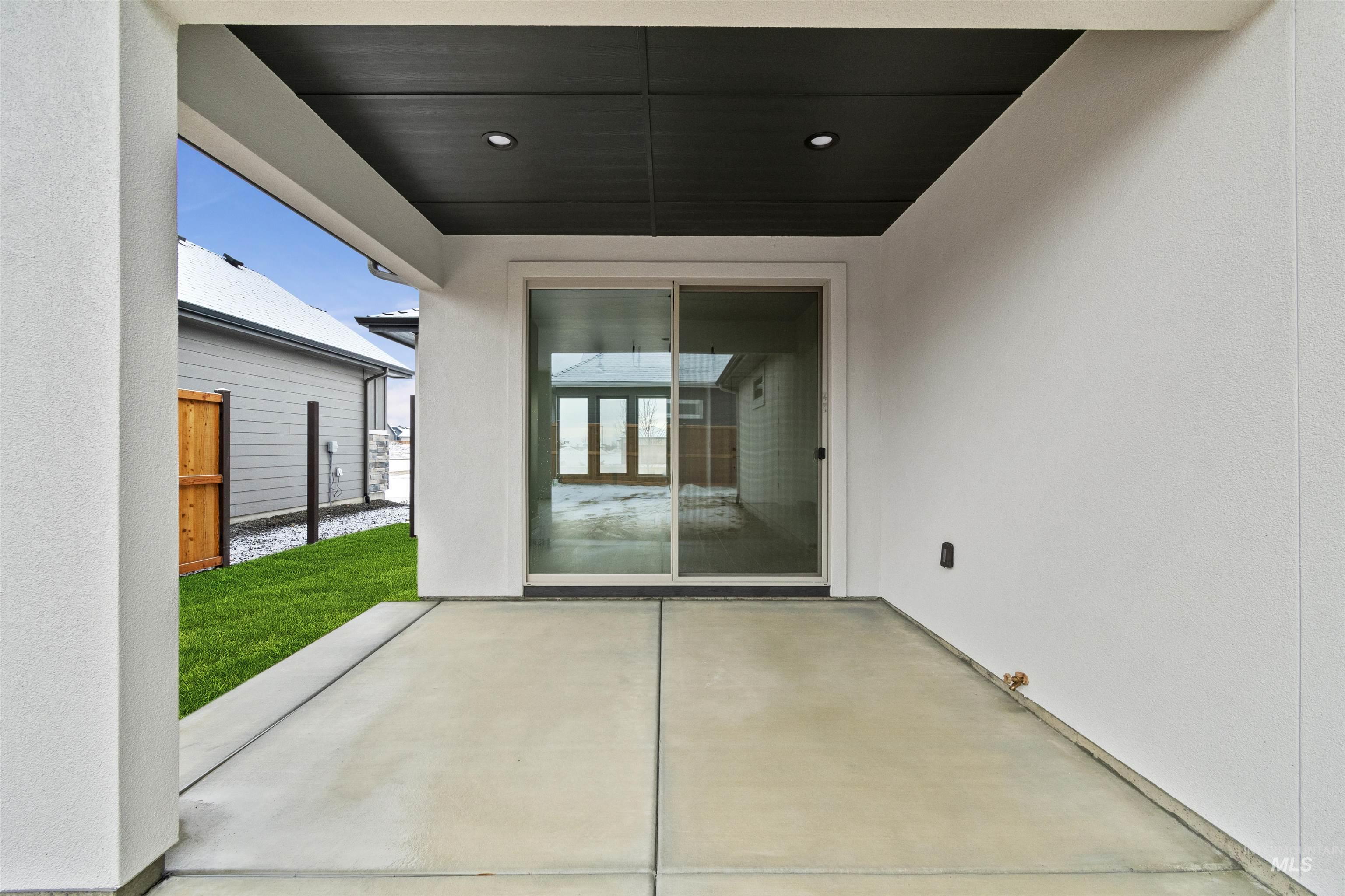 11260 W Tara Iti Ln., Kuna, Idaho 83646, 3 Bedrooms, 2 Bathrooms, Residential For Sale, Price $459,880,MLS 98966387