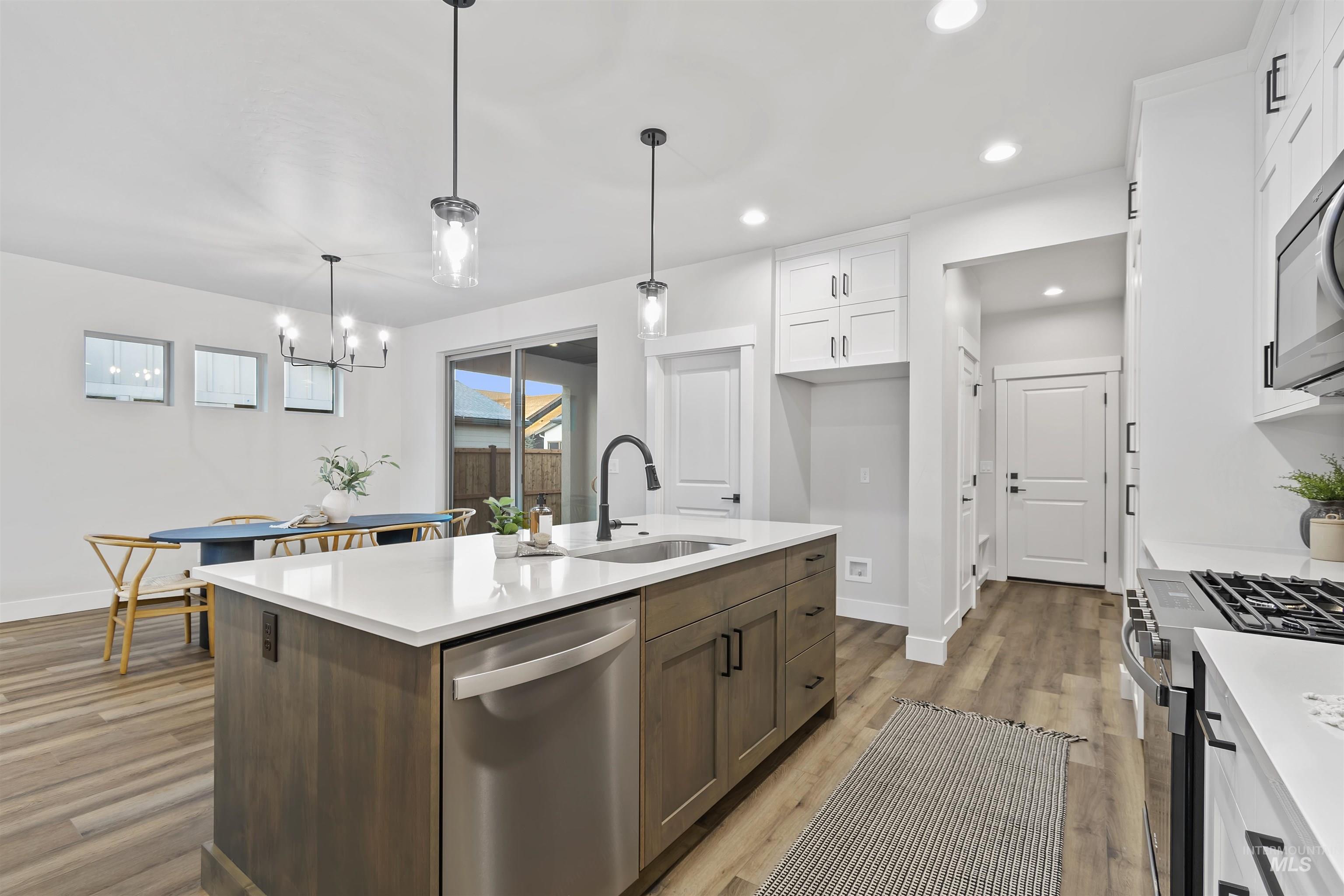 11260 W Tara Iti Ln., Kuna, Idaho 83646, 3 Bedrooms, 2 Bathrooms, Residential For Sale, Price $459,880,MLS 98966387