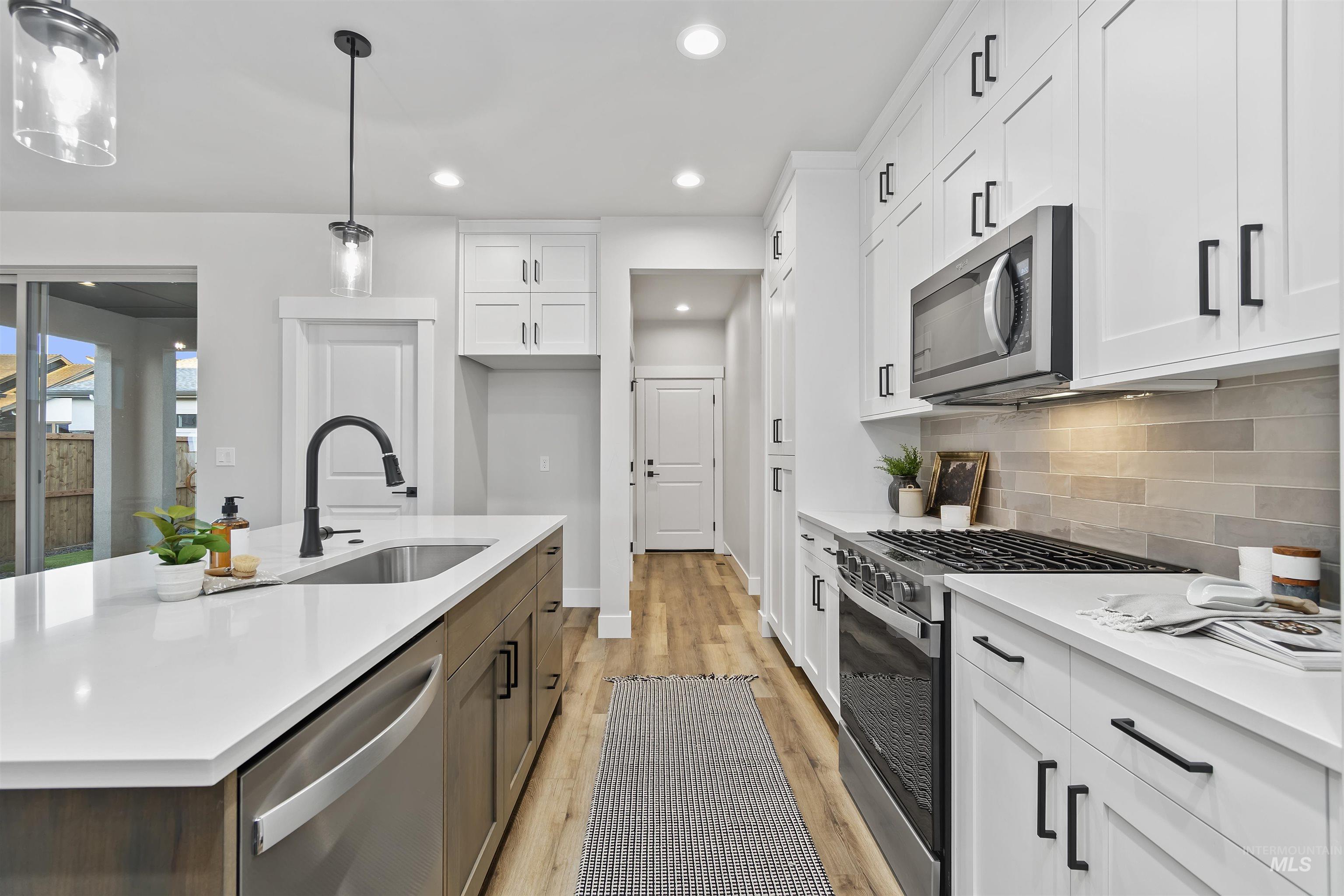 11260 W Tara Iti Ln., Kuna, Idaho 83646, 3 Bedrooms, 2 Bathrooms, Residential For Sale, Price $459,880,MLS 98966387