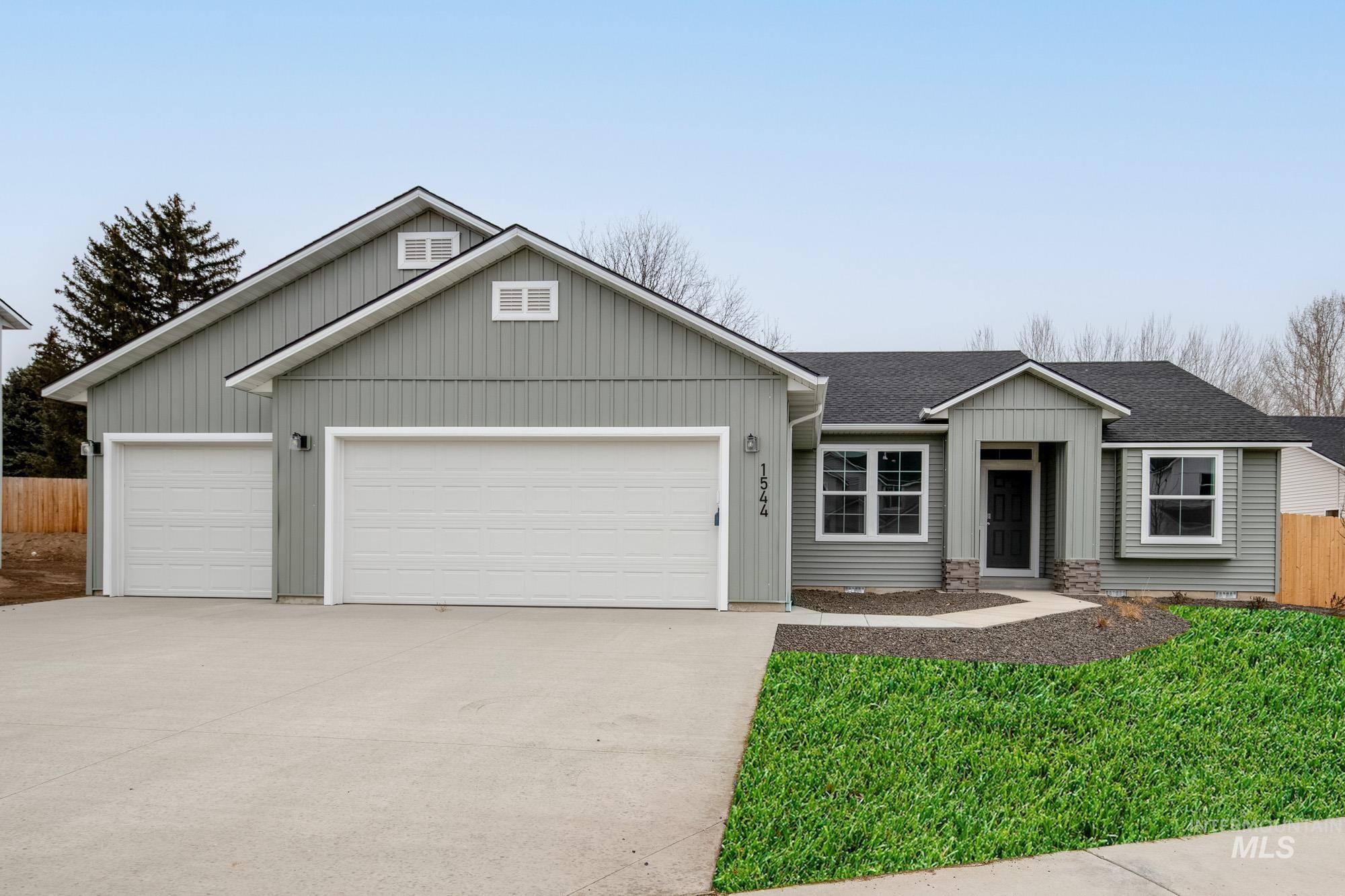 1544 Long Pond St, Middleton, Idaho 83644, 4 Bedrooms, 2 Bathrooms, Residential For Sale, Price $444,990,MLS 98966398