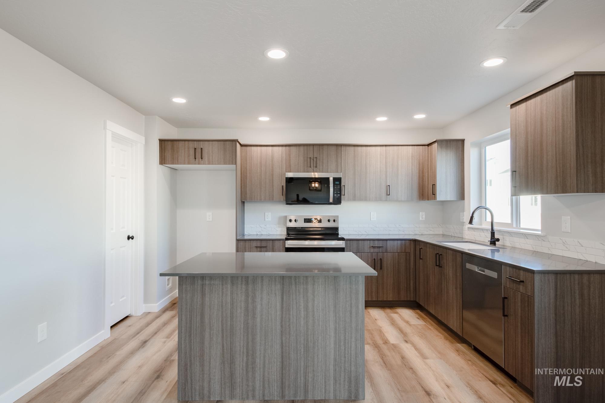 9052 W Camellia St, Nampa, Idaho 83687, 4 Bedrooms, 2.5 Bathrooms, Residential For Sale, Price $449,990, 98966399