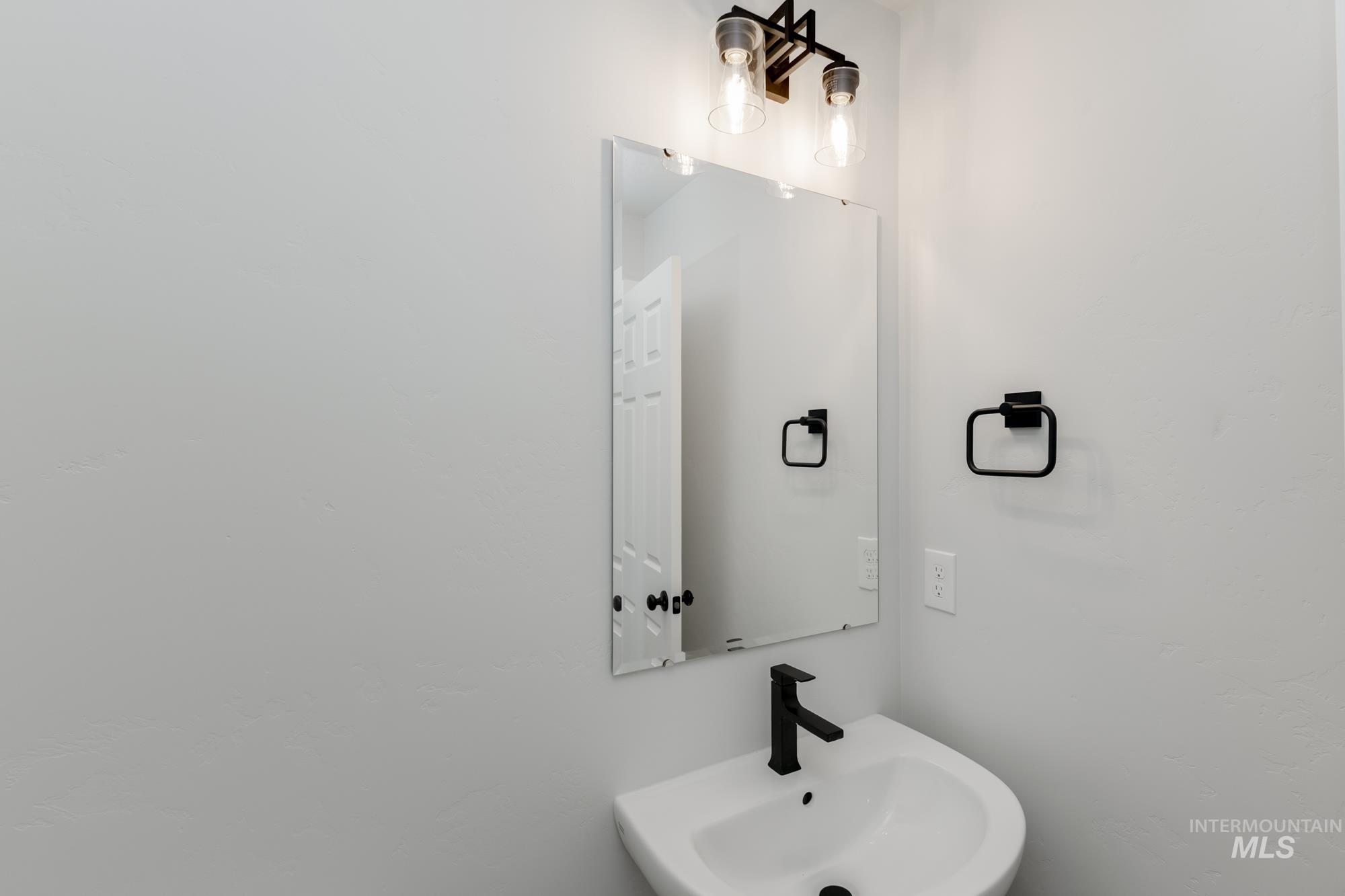 9052 W Camellia St, Nampa, Idaho 83687, 4 Bedrooms, 2.5 Bathrooms, Residential For Sale, Price $449,990,MLS 98966399