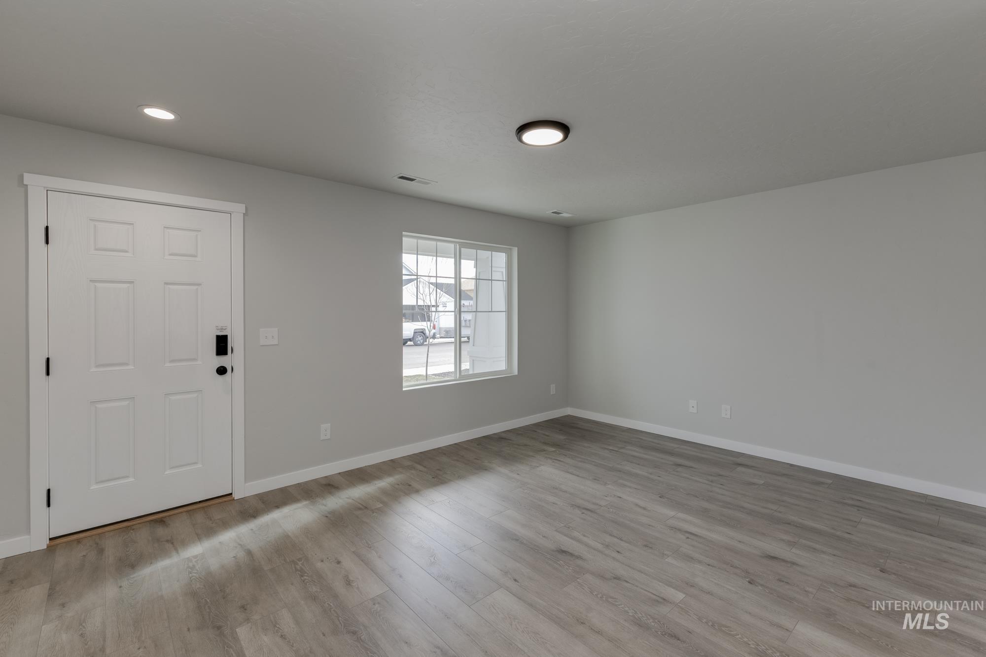 2329 N Iditarod Ave, Kuna, Idaho 83634, 5 Bedrooms, 3 Bathrooms, Residential For Sale, Price $494,990,MLS 98966401