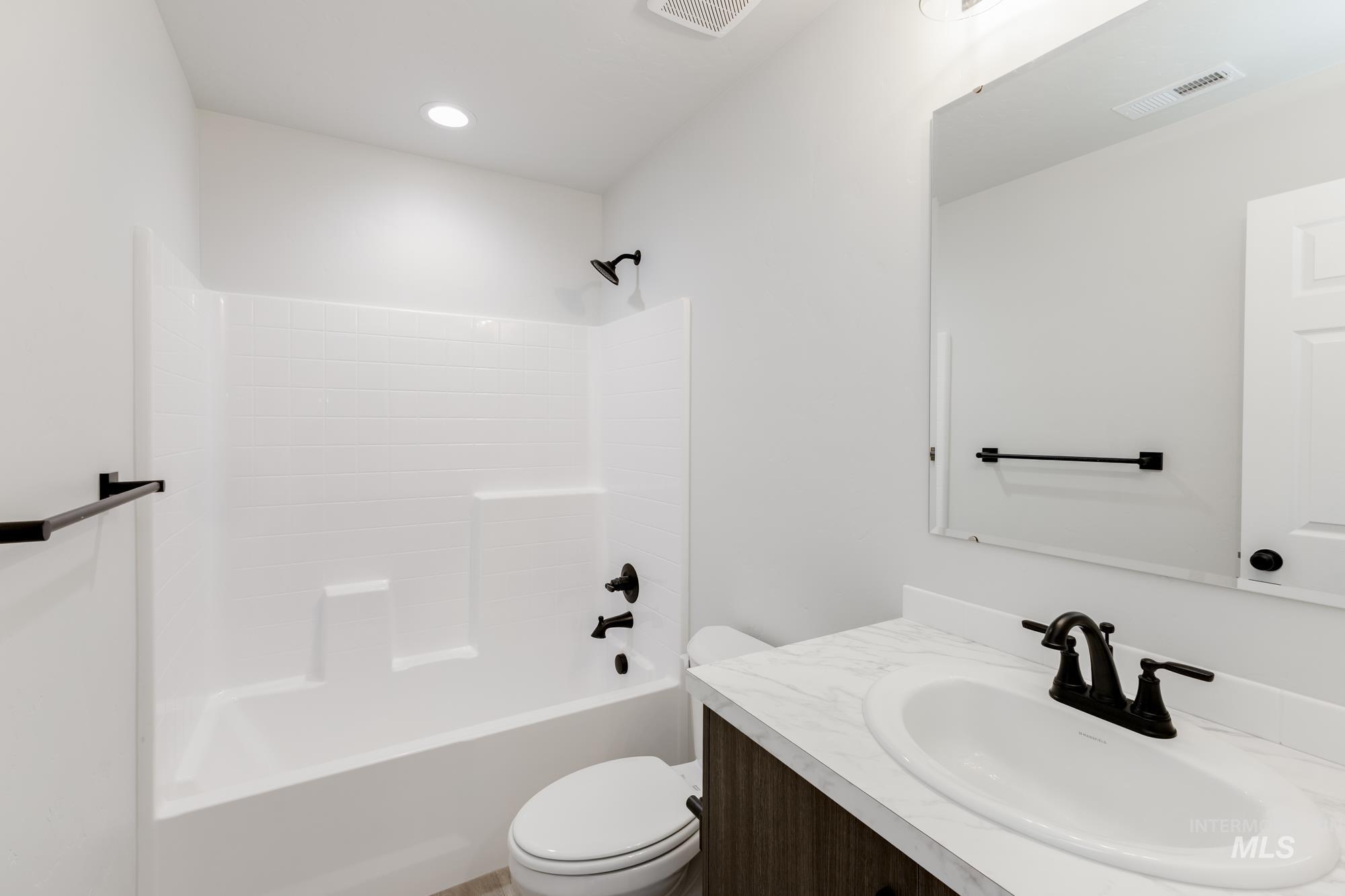 2329 N Iditarod Ave, Kuna, Idaho 83634, 5 Bedrooms, 3 Bathrooms, Residential For Sale, Price $494,990, 98966401