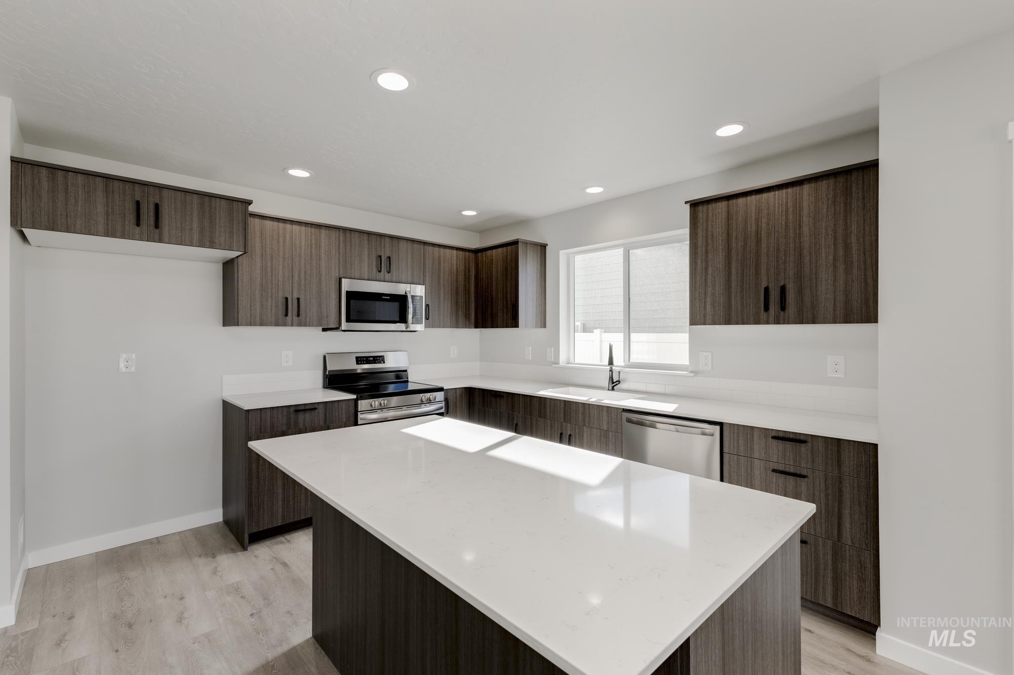 2329 N Iditarod Ave, Kuna, Idaho 83634, 5 Bedrooms, 3 Bathrooms, Residential For Sale, Price $494,990, 98966401