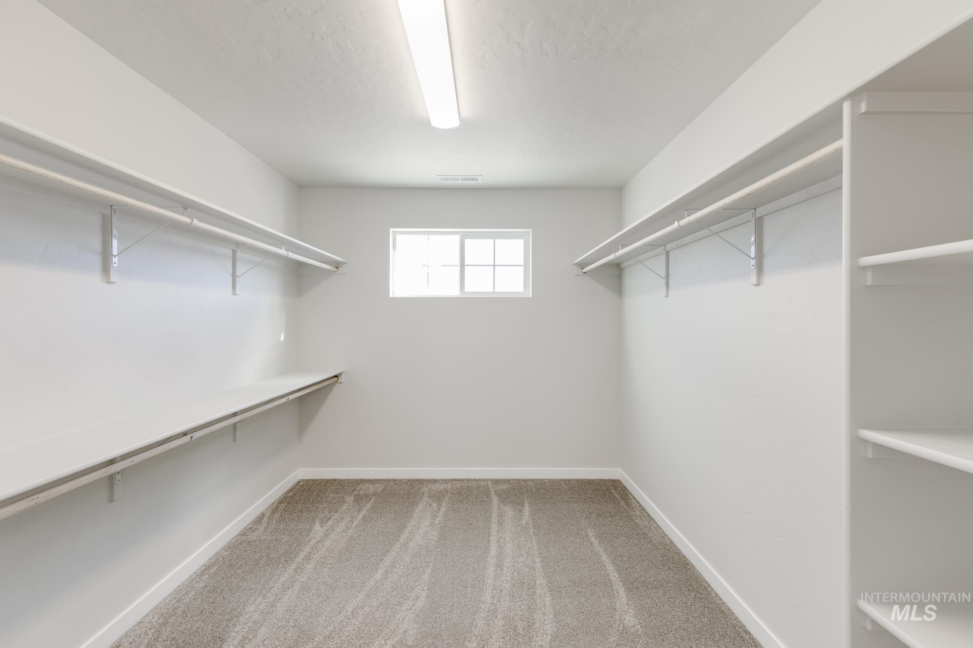 2329 N Iditarod Ave, Kuna, Idaho 83634, 5 Bedrooms, 3 Bathrooms, Residential For Sale, Price $494,990,MLS 98966401