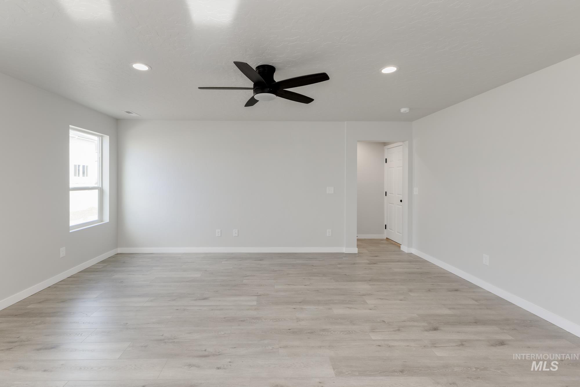 2329 N Iditarod Ave, Kuna, Idaho 83634, 5 Bedrooms, 3 Bathrooms, Residential For Sale, Price $494,990,MLS 98966401