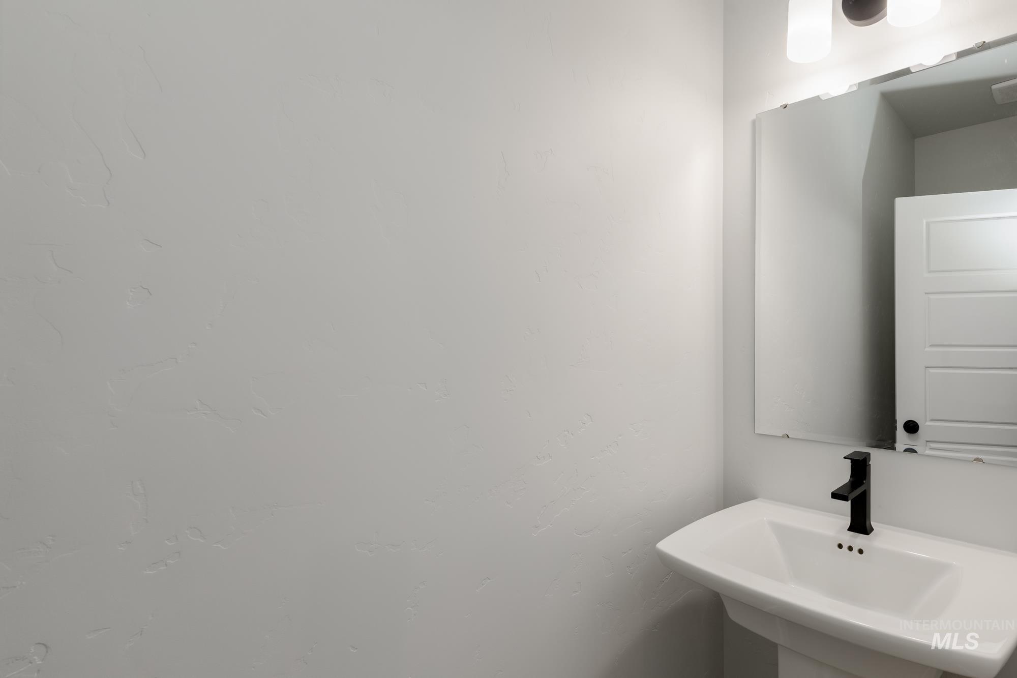 4180 E Kalinga St, Meridian, Idaho 83642, 3 Bedrooms, 2.5 Bathrooms, Residential For Sale, Price $439,990,MLS 98966402