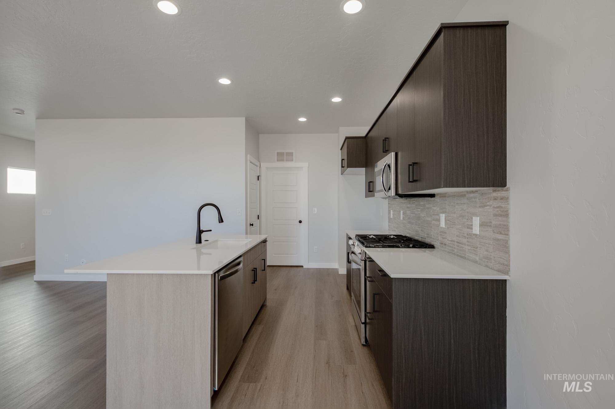 5053 S Amorita Ave, Meridian, Idaho 83642, 3 Bedrooms, 2.5 Bathrooms, Residential For Sale, Price $430,990,MLS 98966403