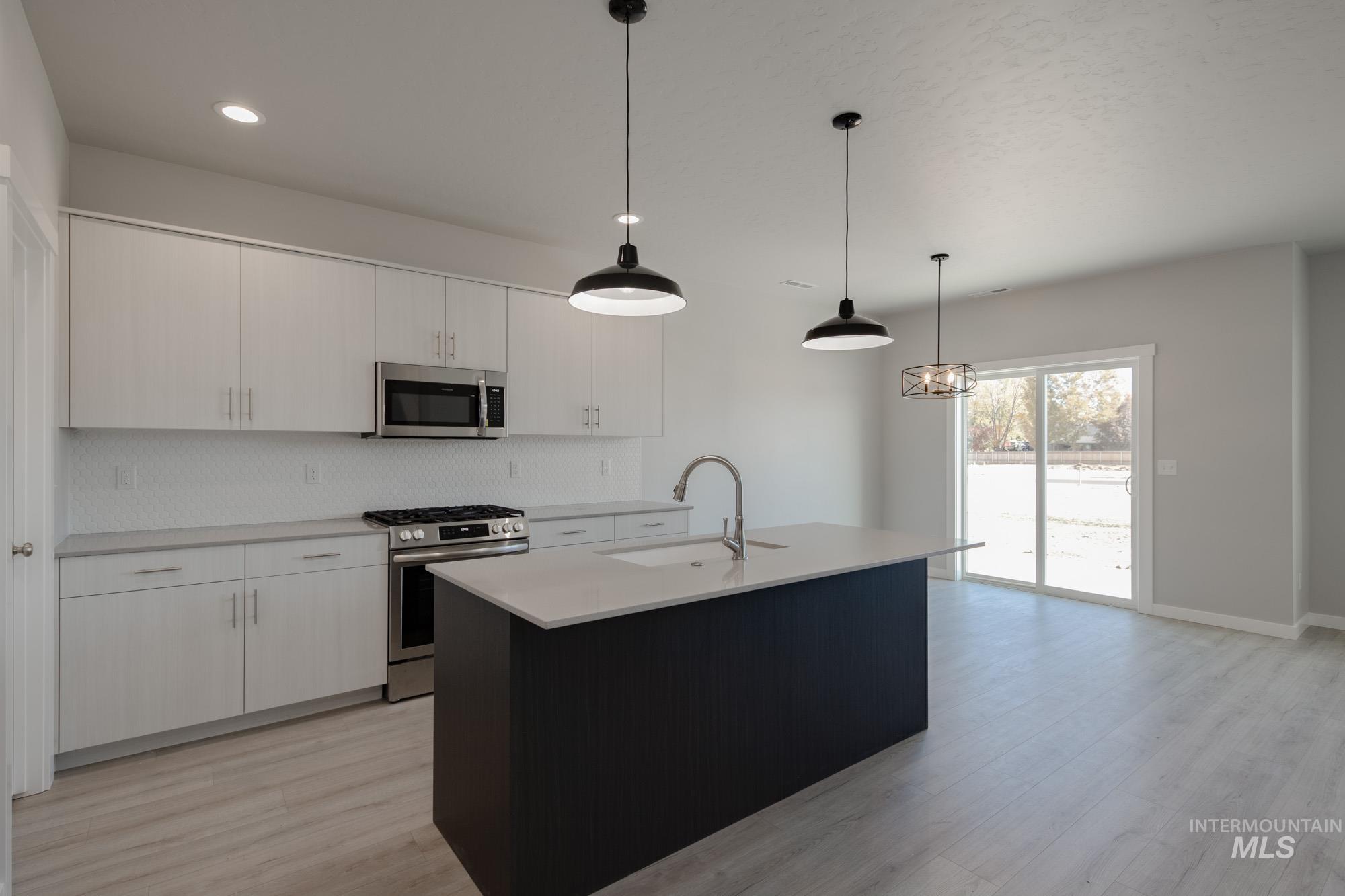 5070 S Amorita Ave, Meridian, Idaho 83642, 3 Bedrooms, 2.5 Bathrooms, Residential For Sale, Price $442,990,MLS 98966406