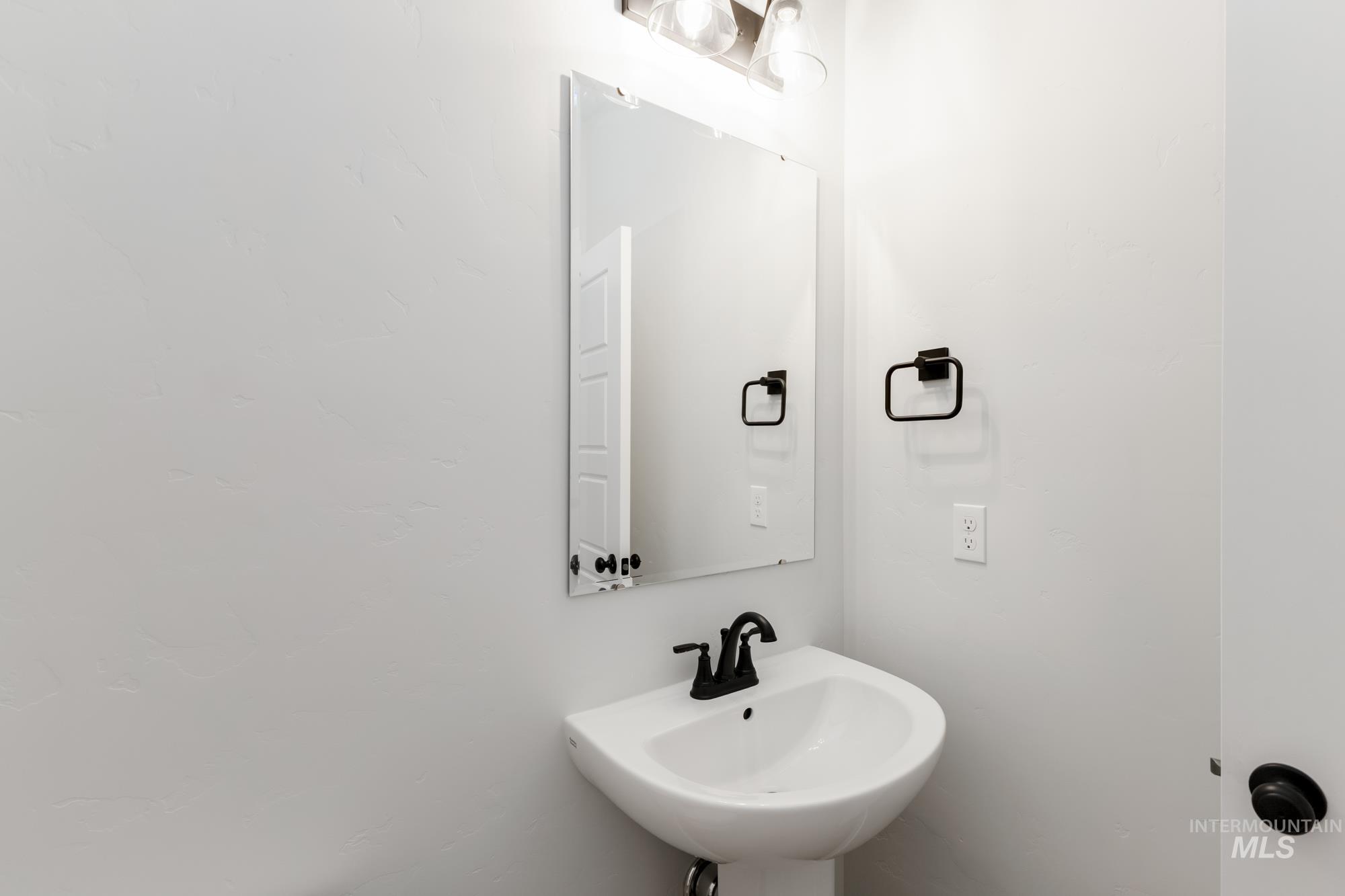 5058 S Amorita Ave, Meridian, Idaho 83642, 4 Bedrooms, 2.5 Bathrooms, Residential For Sale, Price $479,990,MLS 98966407