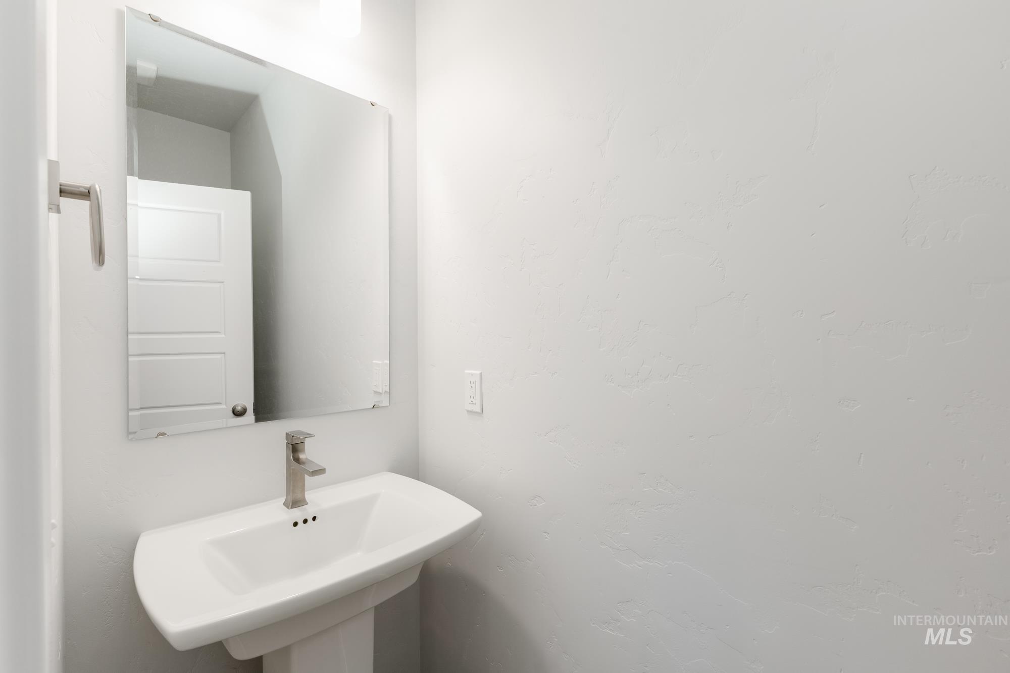 5034 S Amorita Ave, Meridian, Idaho 83642, 3 Bedrooms, 2.5 Bathrooms, Residential For Sale, Price $440,990,MLS 98966408