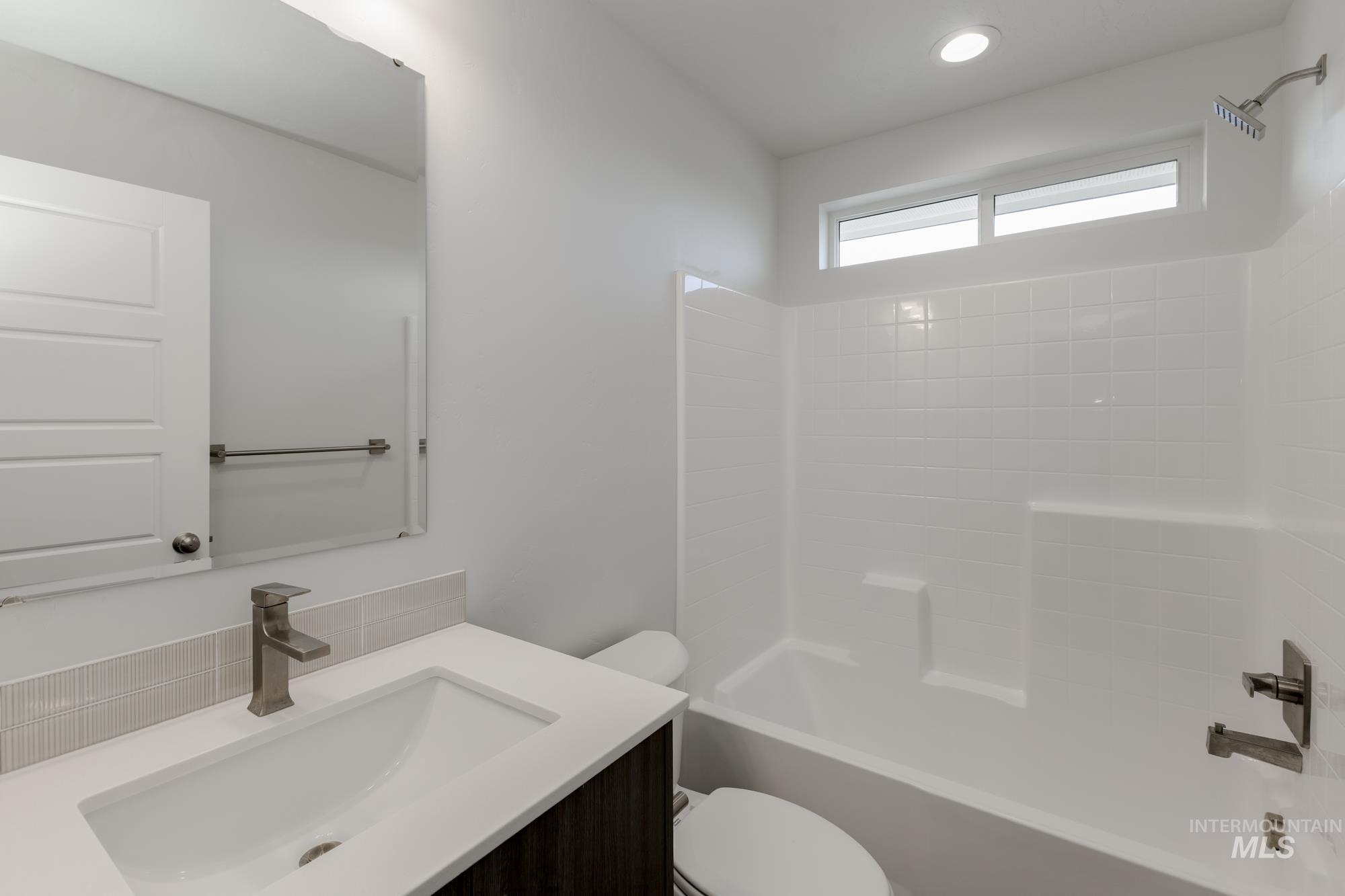 5034 S Amorita Ave, Meridian, Idaho 83642, 3 Bedrooms, 2.5 Bathrooms, Residential For Sale, Price $440,990,MLS 98966408