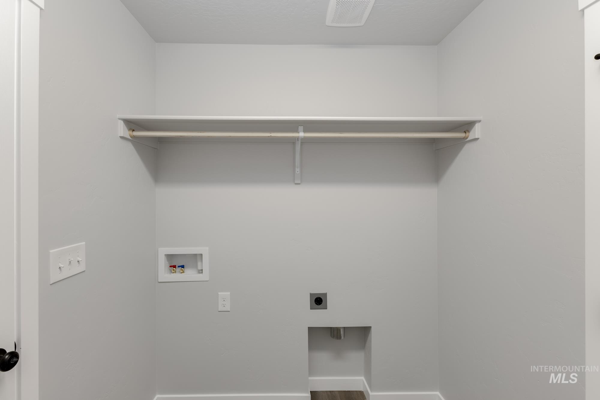 308 N Coltsfoot Ave, Kuna, Idaho 83634, 3 Bedrooms, 2 Bathrooms, Residential For Sale, Price $414,990,MLS 98966410