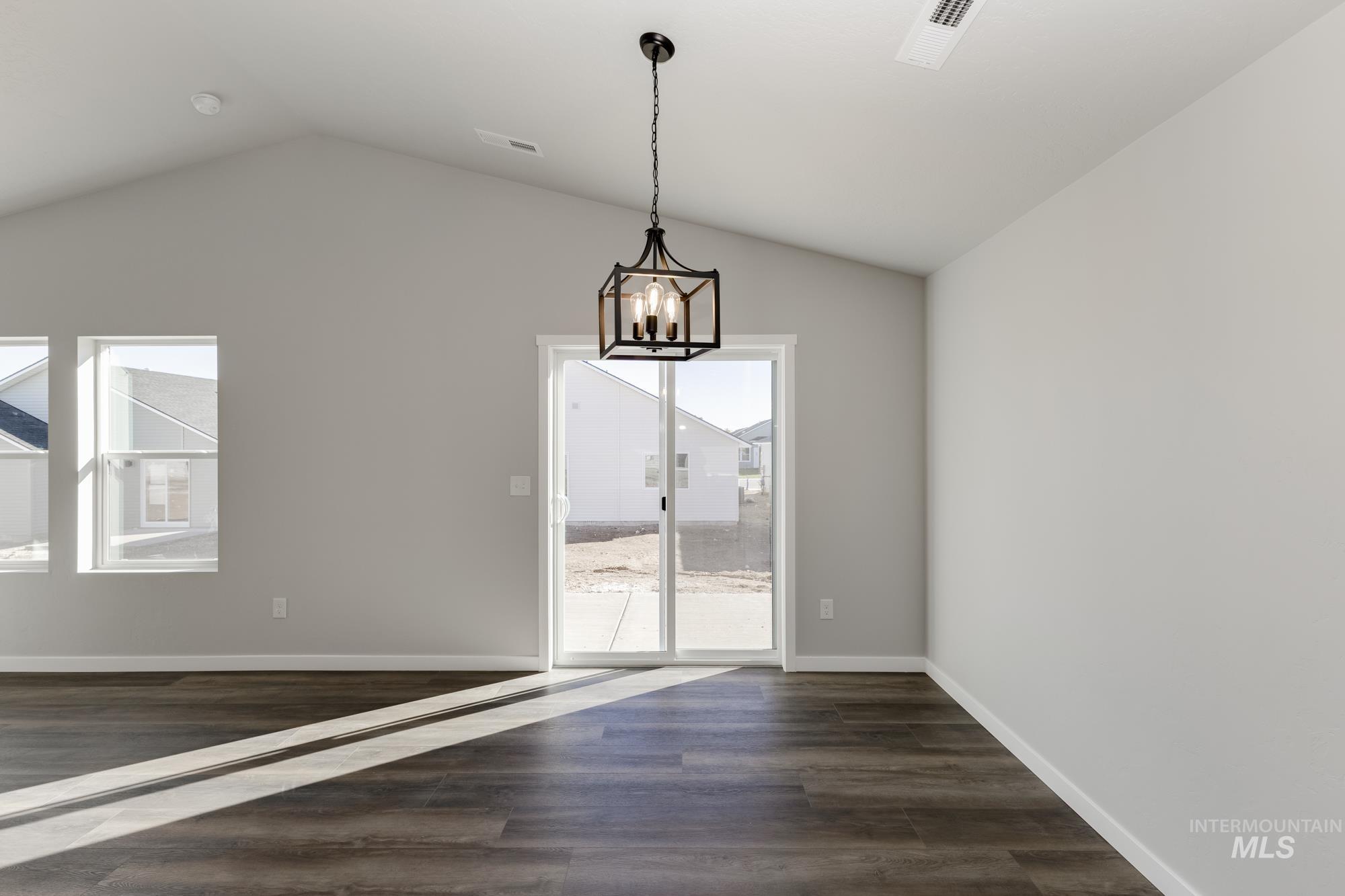 308 N Coltsfoot Ave, Kuna, Idaho 83634, 3 Bedrooms, 2 Bathrooms, Residential For Sale, Price $414,990,MLS 98966410