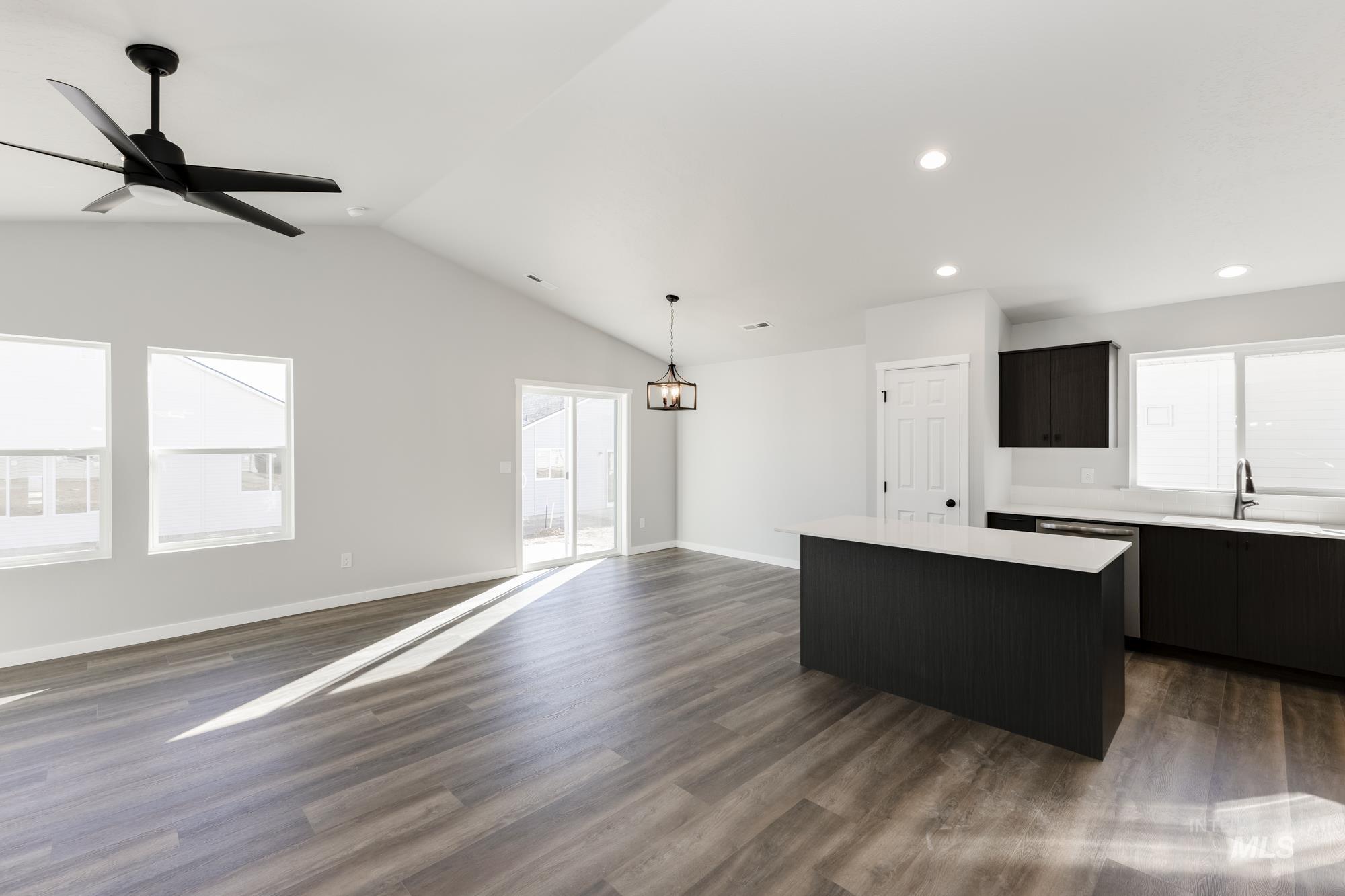 308 N Coltsfoot Ave, Kuna, Idaho 83634, 3 Bedrooms, 2 Bathrooms, Residential For Sale, Price $414,990,MLS 98966410