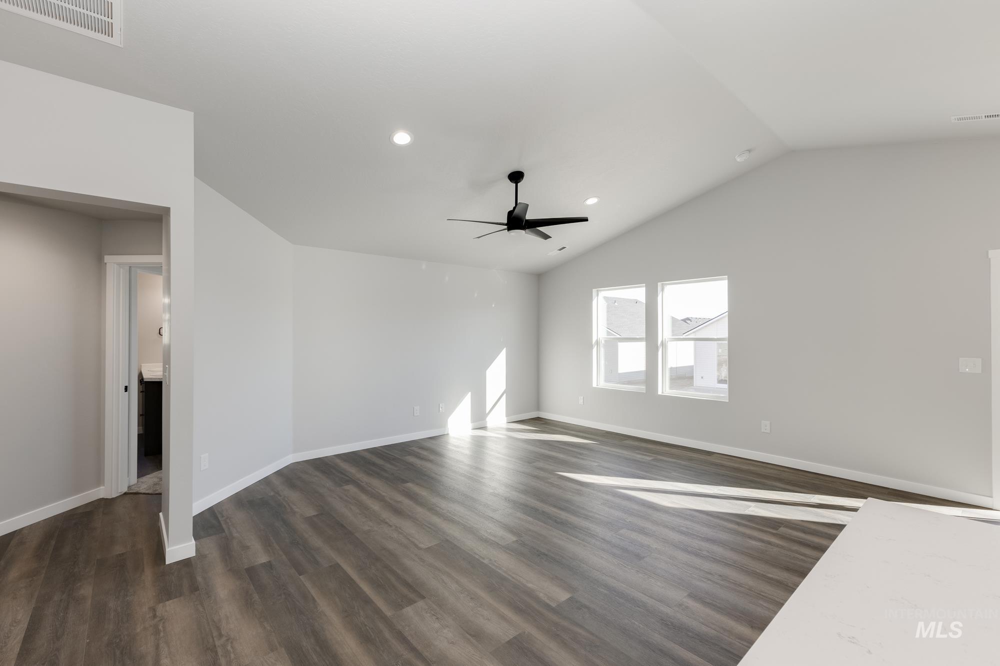 308 N Coltsfoot Ave, Kuna, Idaho 83634, 3 Bedrooms, 2 Bathrooms, Residential For Sale, Price $414,990,MLS 98966410