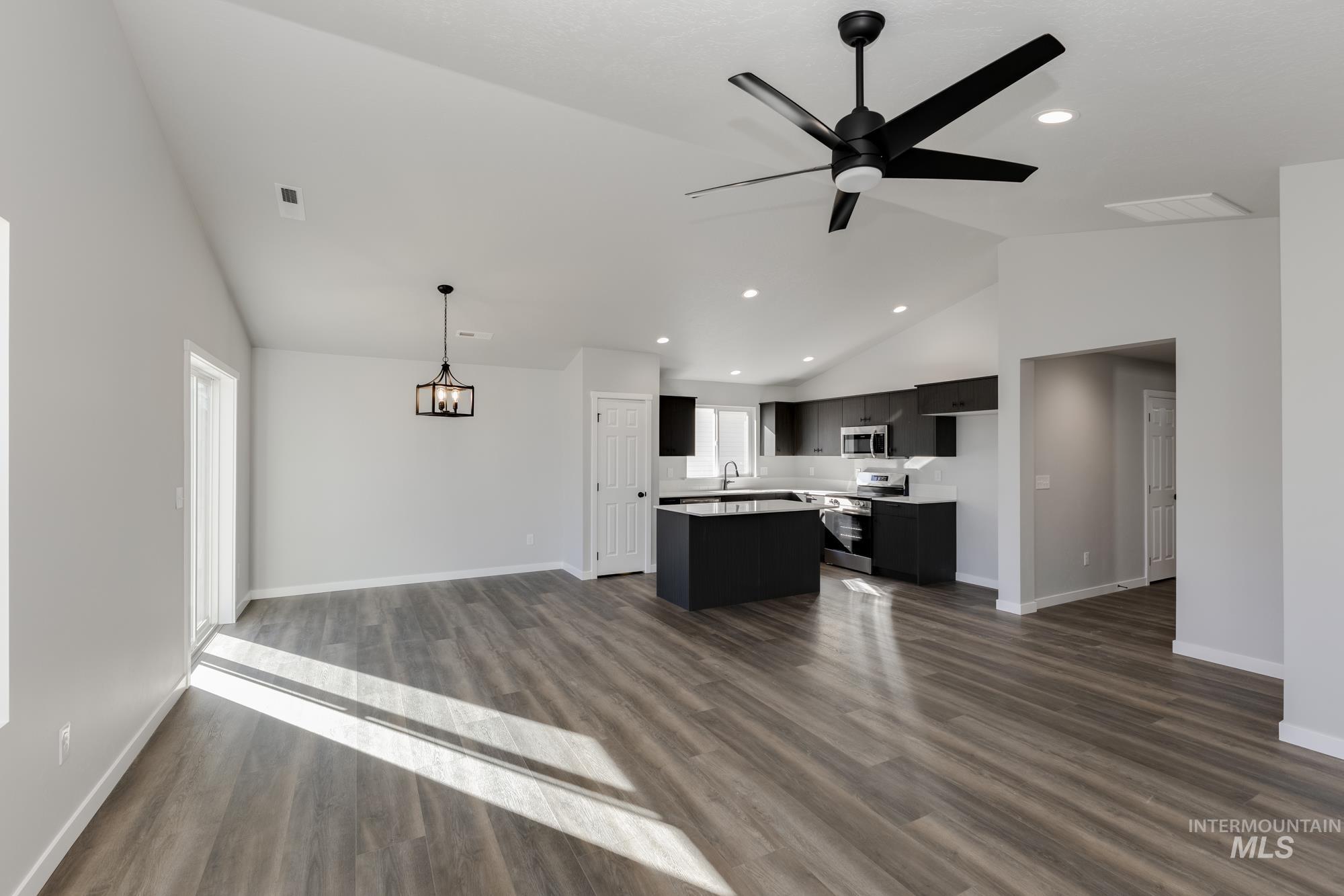 308 N Coltsfoot Ave, Kuna, Idaho 83634, 3 Bedrooms, 2 Bathrooms, Residential For Sale, Price $414,990,MLS 98966410