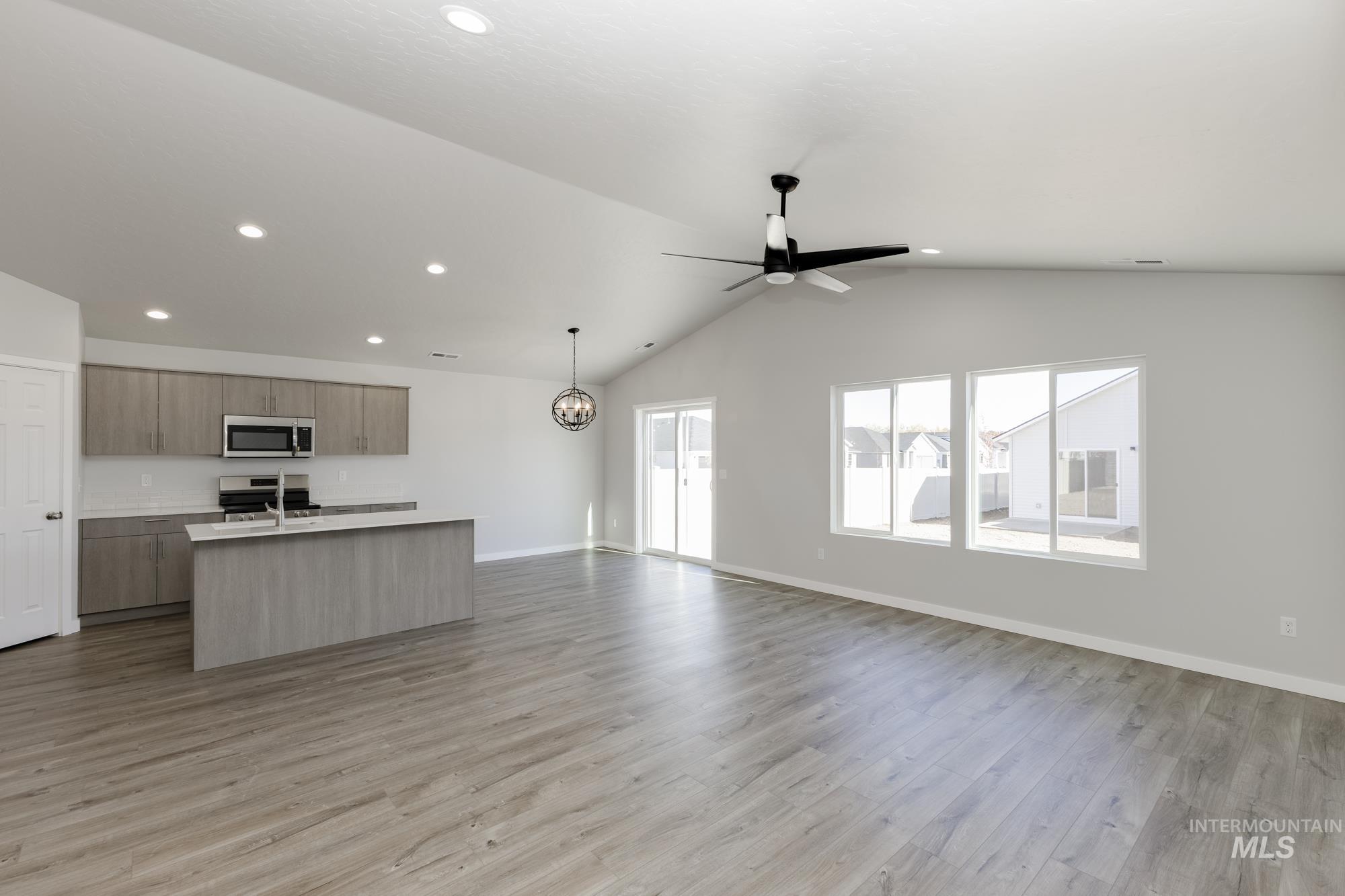 346 N Madrone Ave, Kuna, Idaho 83634, 3 Bedrooms, 2 Bathrooms, Residential For Sale, Price $415,990,MLS 98966411