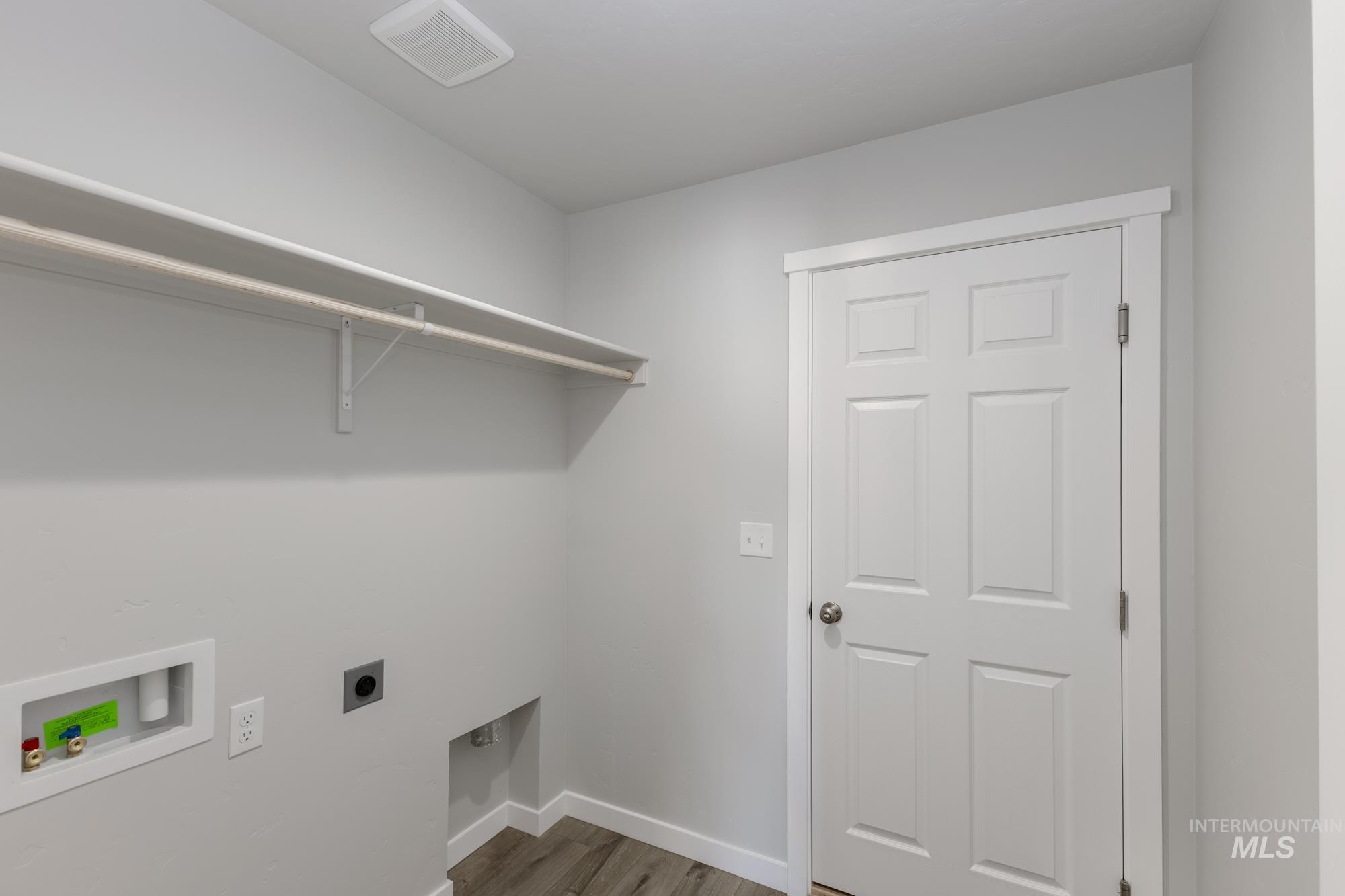 346 N Madrone Ave, Kuna, Idaho 83634, 3 Bedrooms, 2 Bathrooms, Residential For Sale, Price $415,990,MLS 98966411