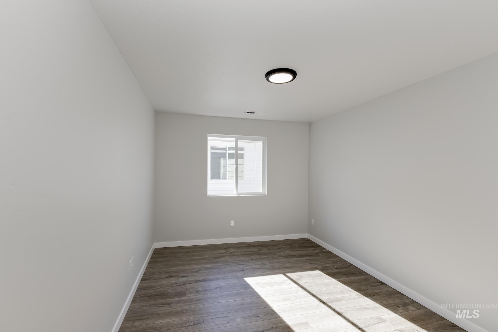 346 N Madrone Ave, Kuna, Idaho 83634, 3 Bedrooms, 2 Bathrooms, Residential For Sale, Price $415,990,MLS 98966411