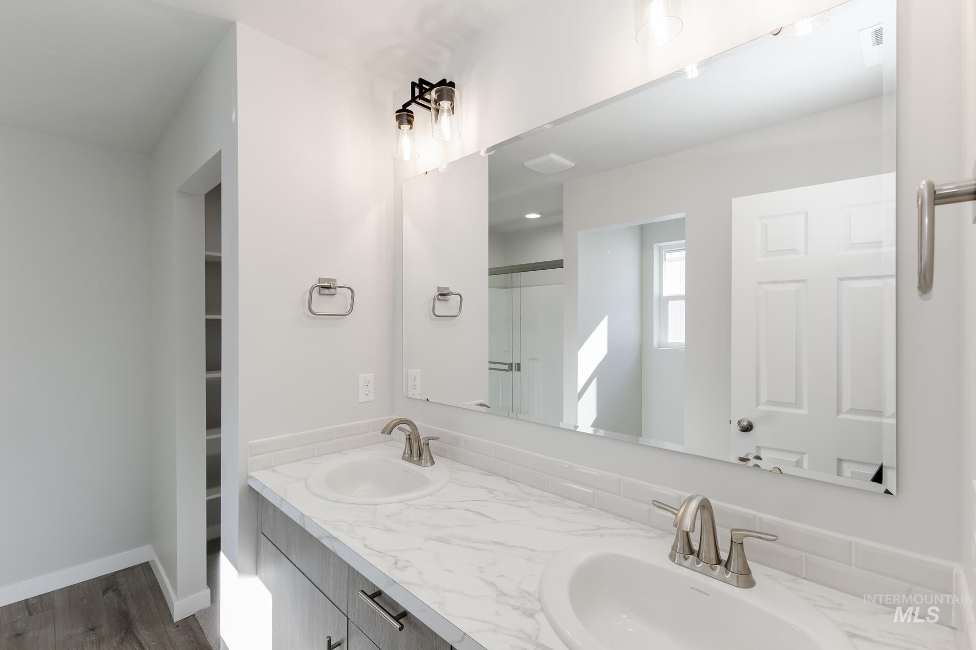 346 N Madrone Ave, Kuna, Idaho 83634, 3 Bedrooms, 2 Bathrooms, Residential For Sale, Price $415,990,MLS 98966411