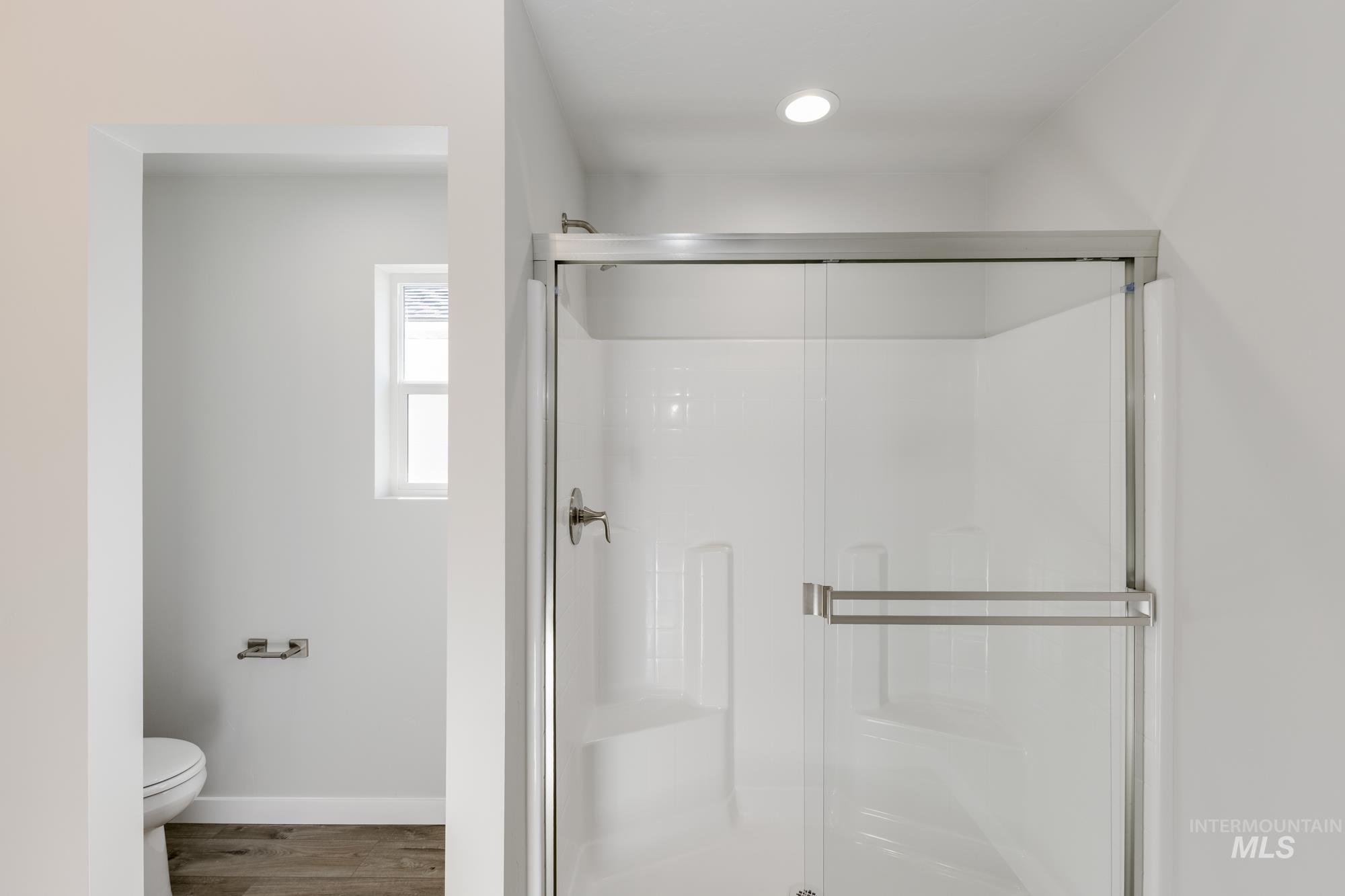 346 N Madrone Ave, Kuna, Idaho 83634, 3 Bedrooms, 2 Bathrooms, Residential For Sale, Price $415,990,MLS 98966411