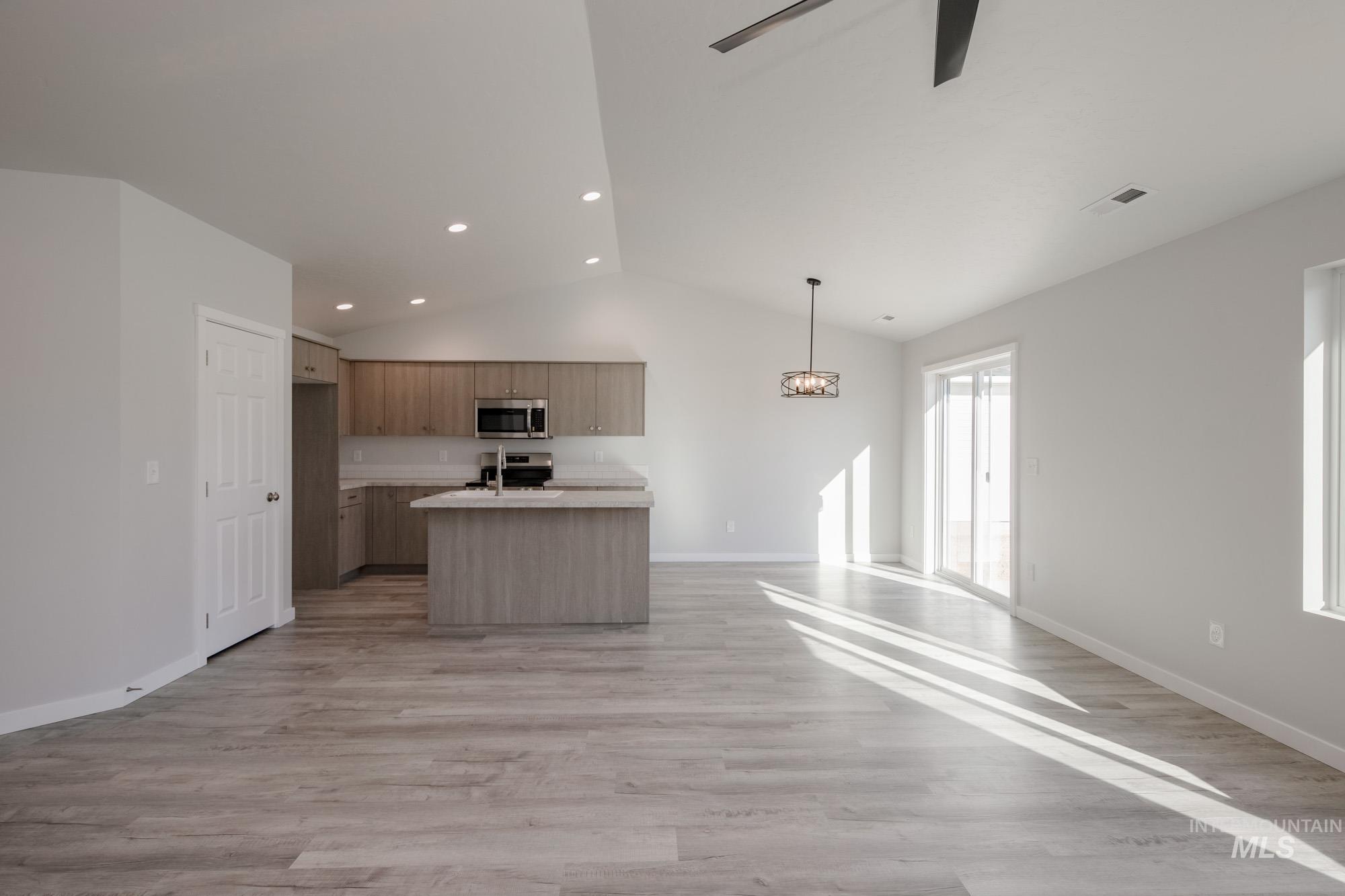 298 N Meadowsweet Ave, Kuna, Idaho 83634, 3 Bedrooms, 2 Bathrooms, Residential For Sale, Price $390,990,MLS 98966416