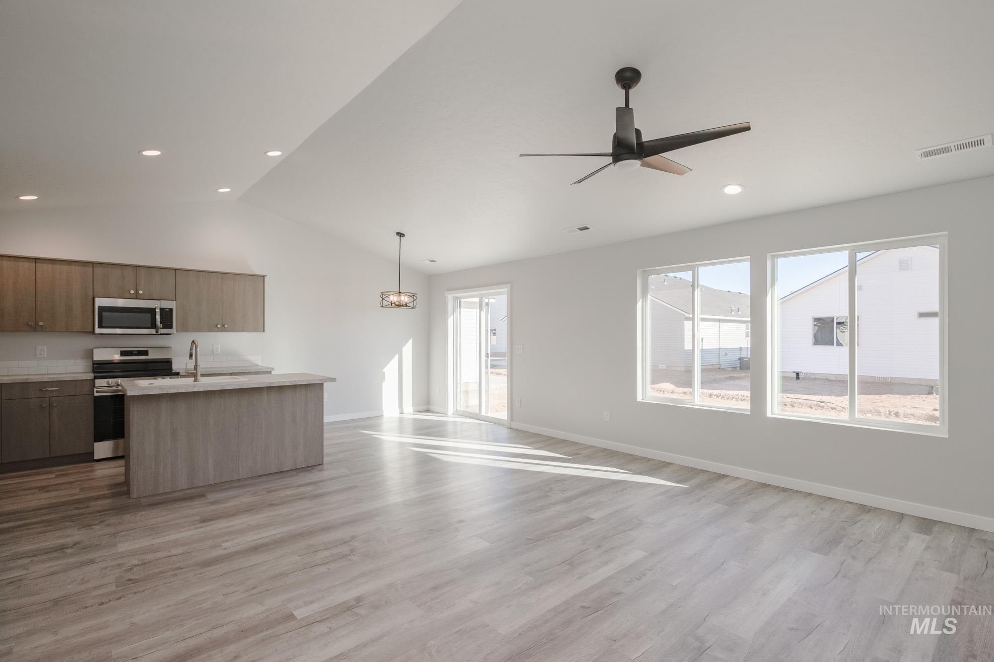 298 N Meadowsweet Ave, Kuna, Idaho 83634, 3 Bedrooms, 2 Bathrooms, Residential For Sale, Price $390,990,MLS 98966416