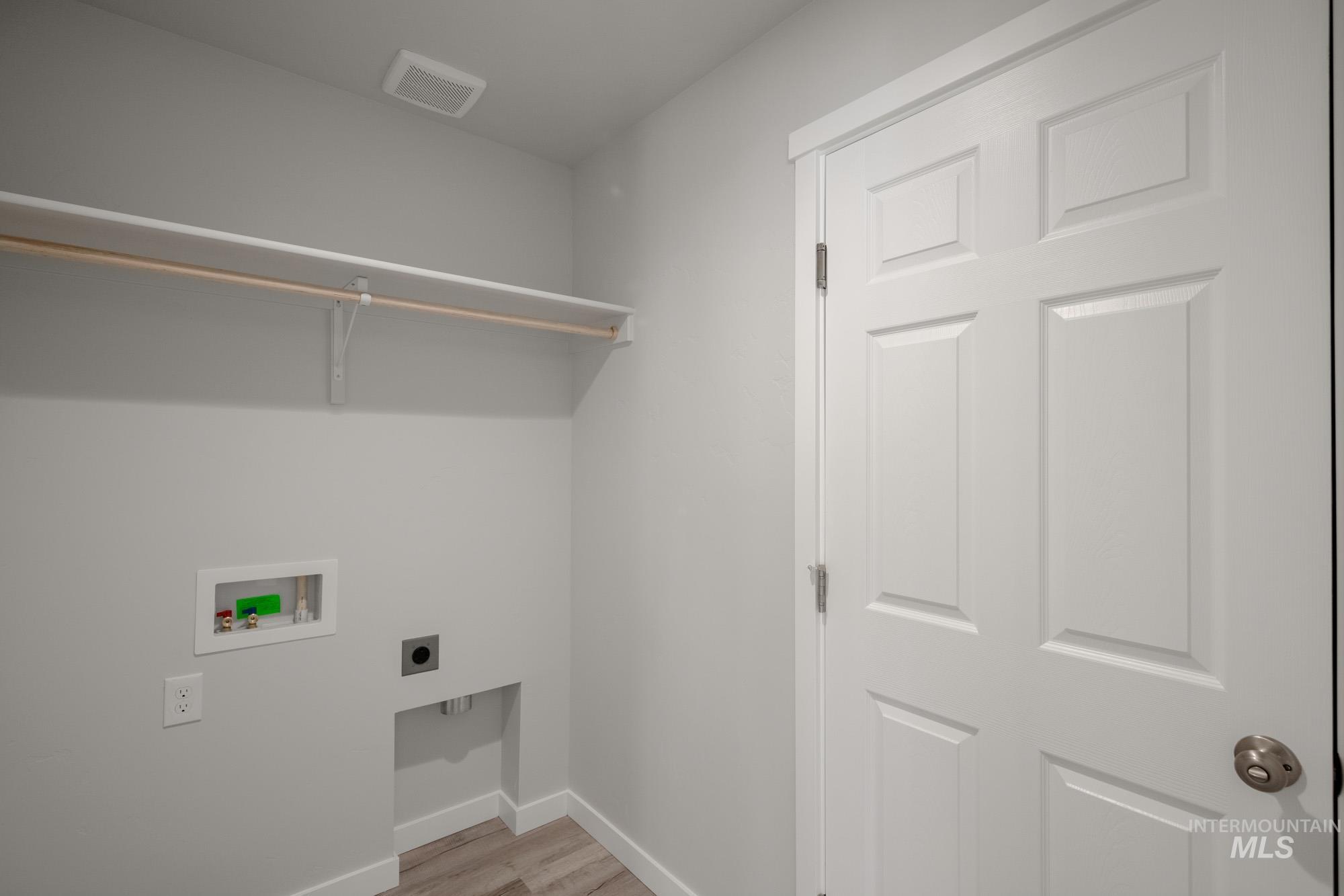 298 N Meadowsweet Ave, Kuna, Idaho 83634, 3 Bedrooms, 2 Bathrooms, Residential For Sale, Price $390,990,MLS 98966416