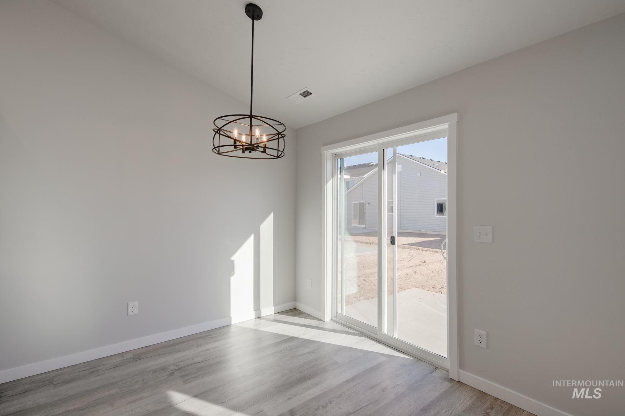 298 N Meadowsweet Ave, Kuna, Idaho 83634, 3 Bedrooms, 2 Bathrooms, Residential For Sale, Price $390,990,MLS 98966416