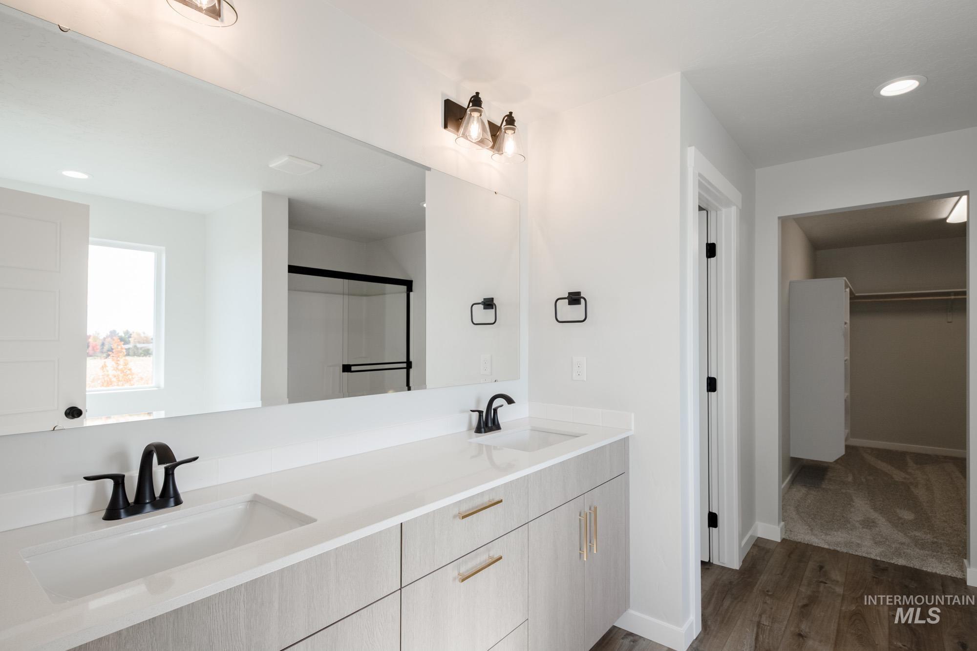 3941 W Maypearl St, Meridian, Idaho 83642, 4 Bedrooms, 2.5 Bathrooms, Residential For Sale, Price $614,990,MLS 98966417